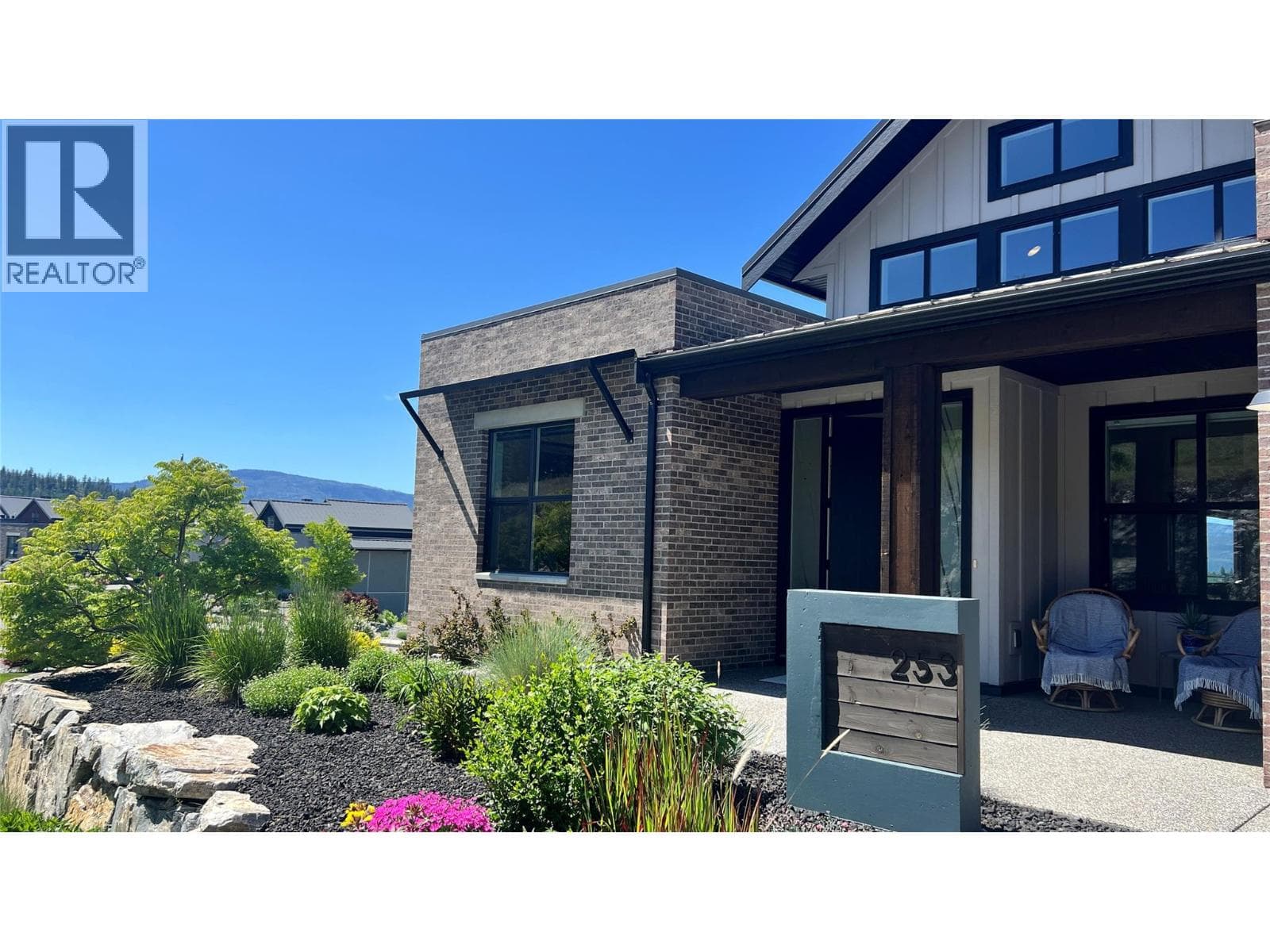 253 ASHCROFT COURT, Interior REALTORS® — photo 4
