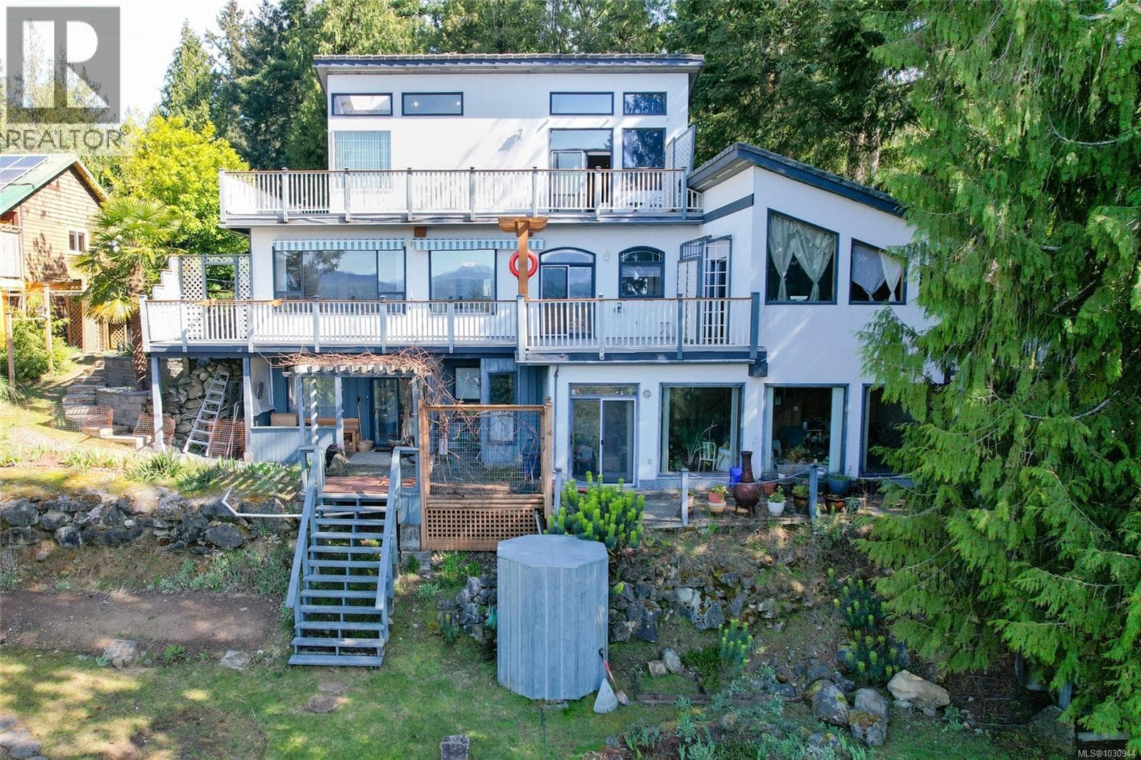 1059 Pat Burns Ave, Vancouver Island — photo 2