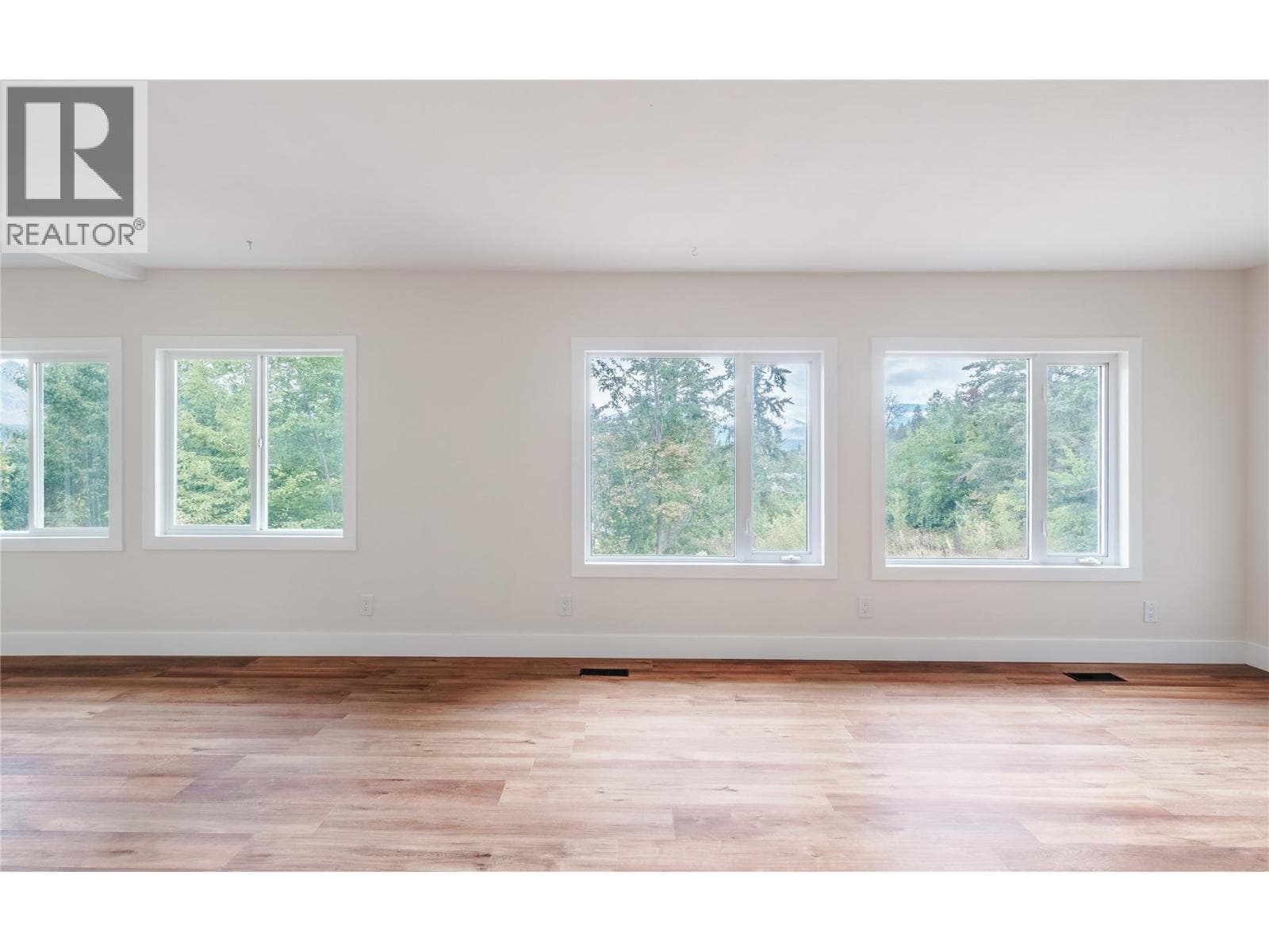 1231 1 Street SE, Interior REALTORS® — photo 5