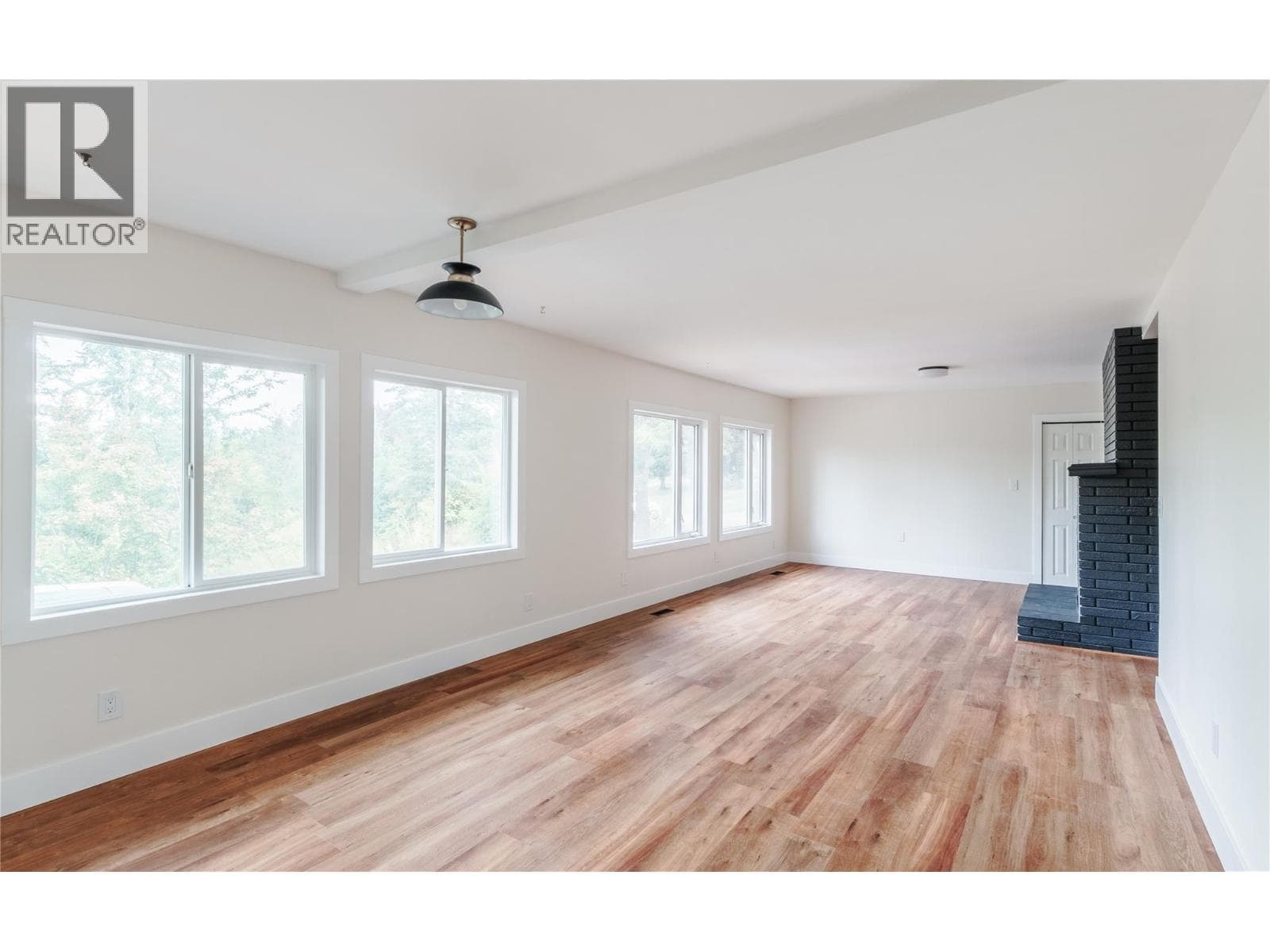 1231 1 Street SE, Interior REALTORS® — photo 2