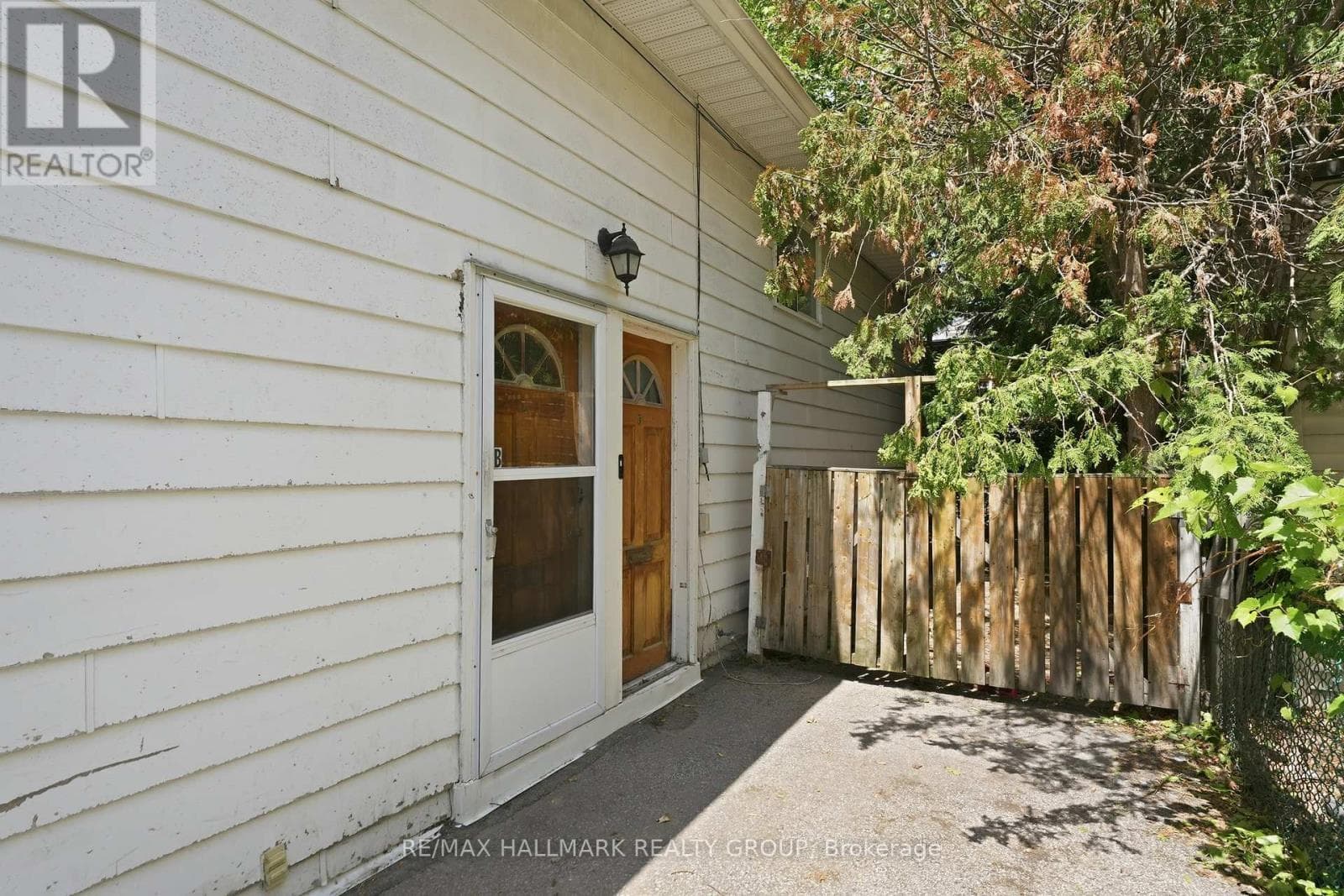 195 DESCHAMPS AVENUE, Ottawa — photo 2