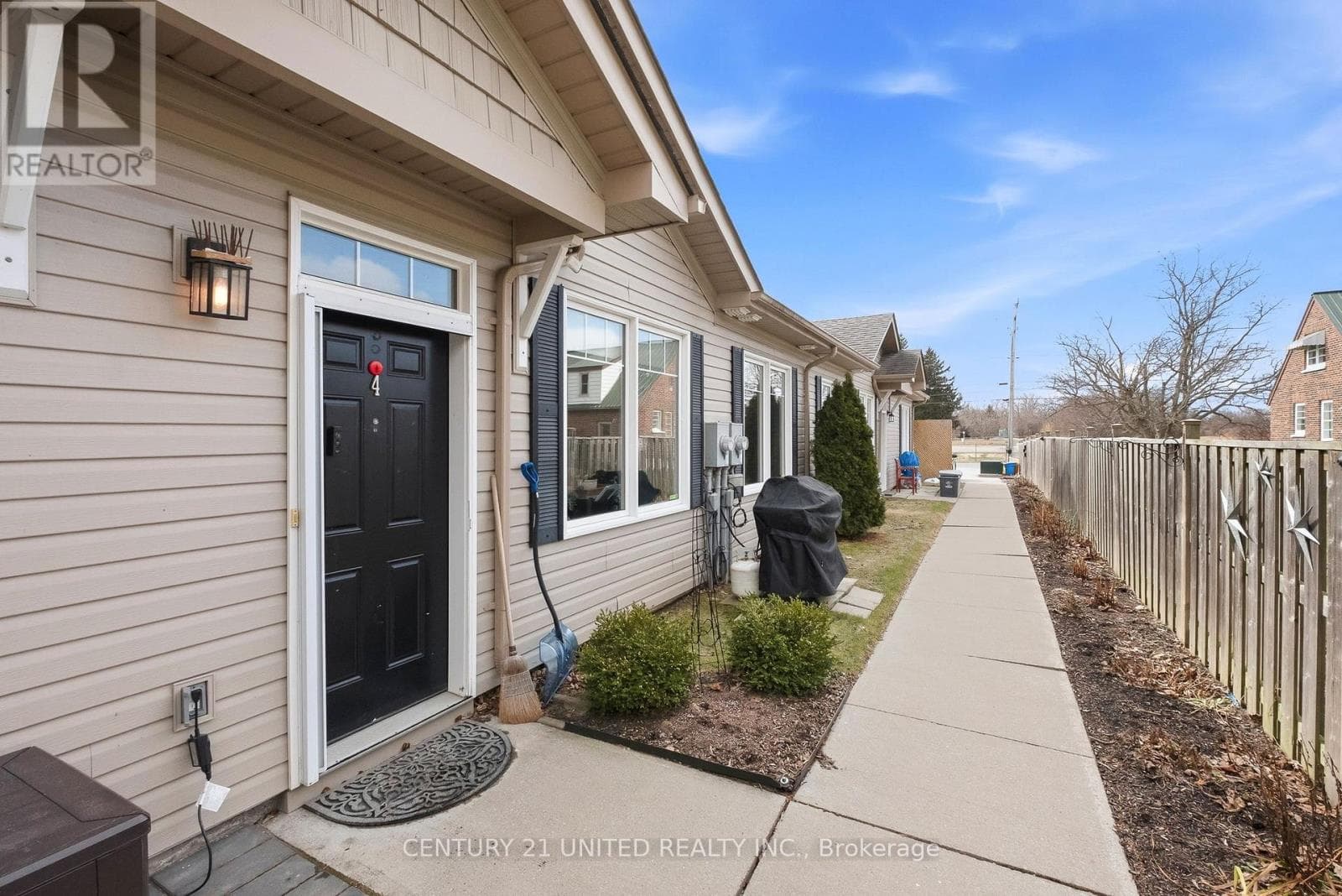 4 - 774 ONTARIO STREET, Central Lakes — photo 5