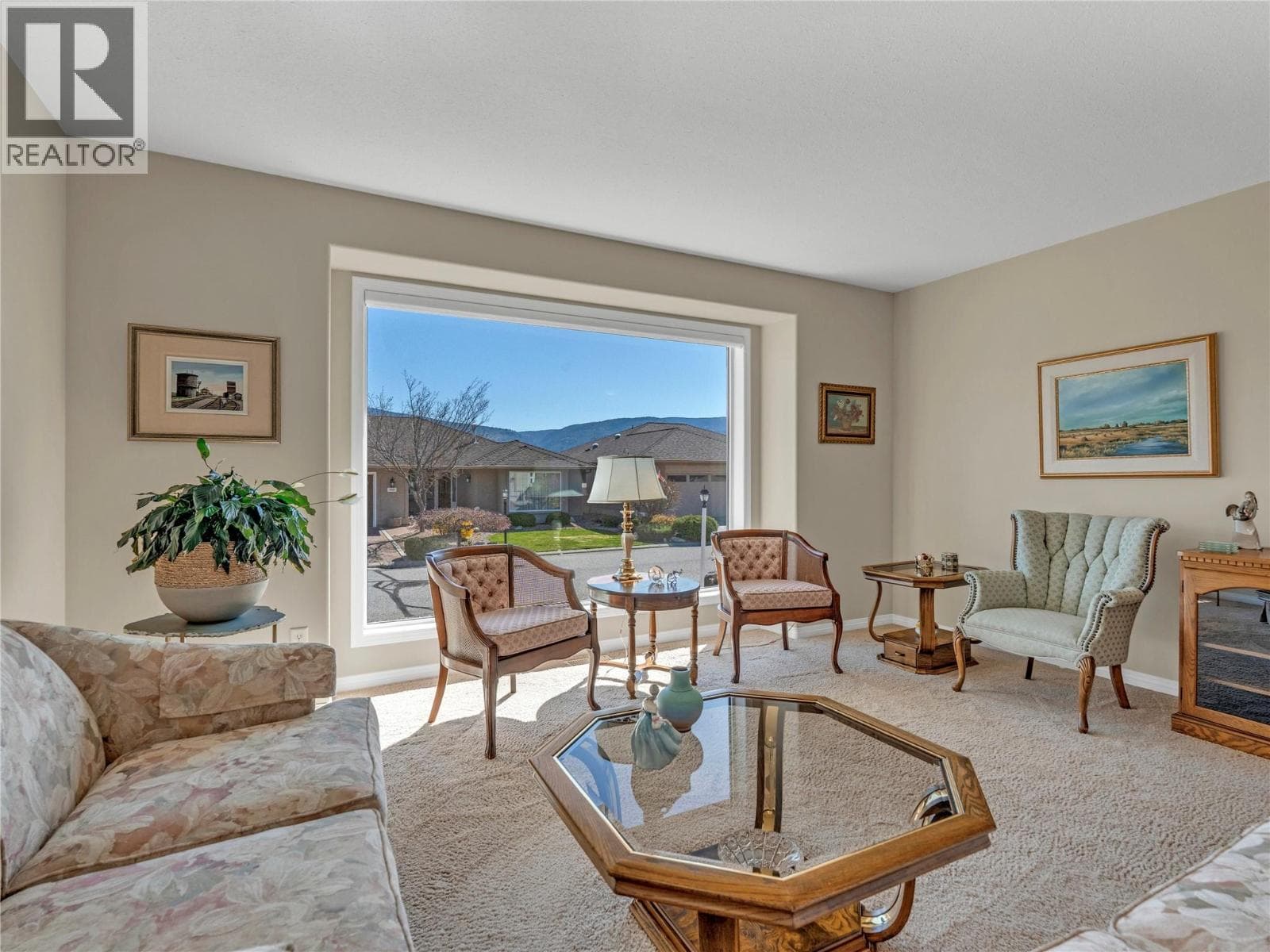 443 RIDGE Place, Interior REALTORS® — photo 4