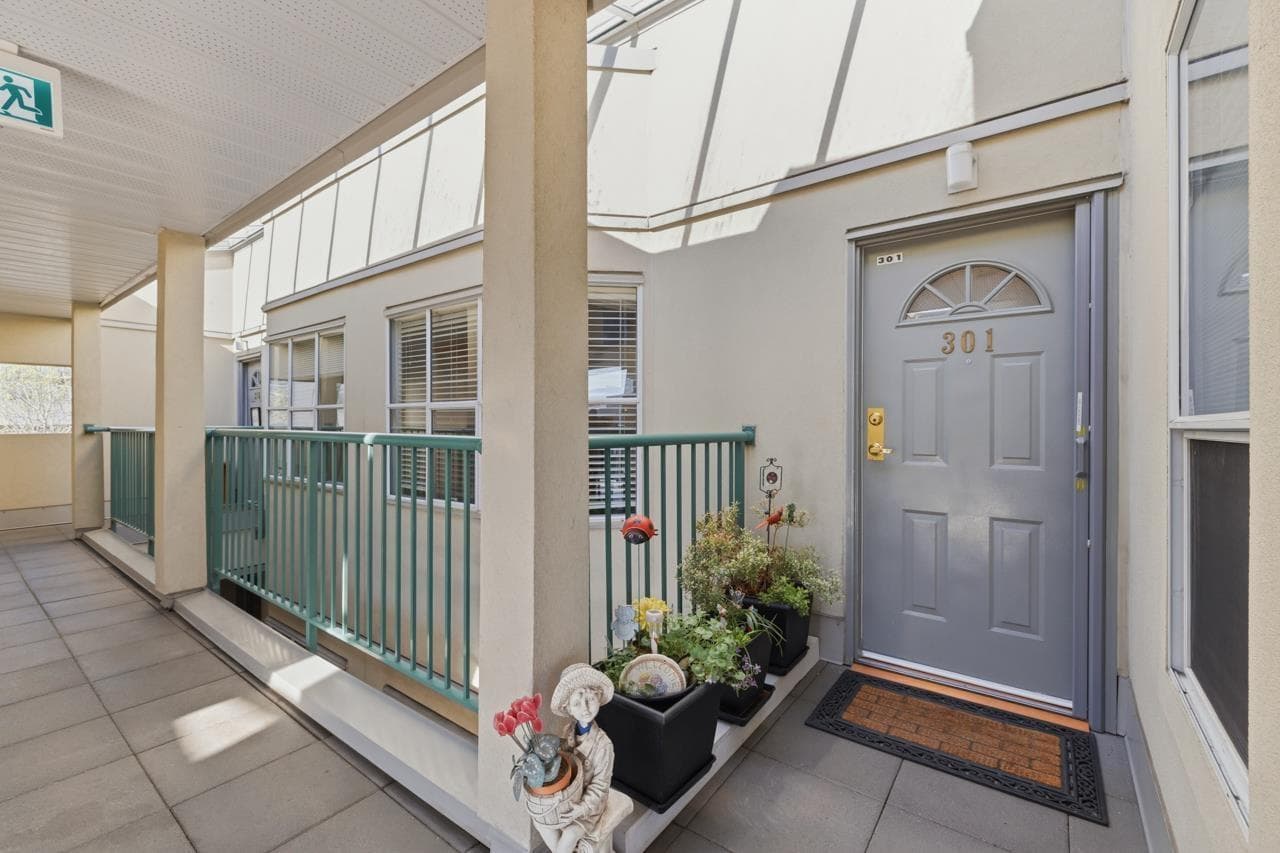 301 20680 56 AVENUE, Fraser Valley — photo 2