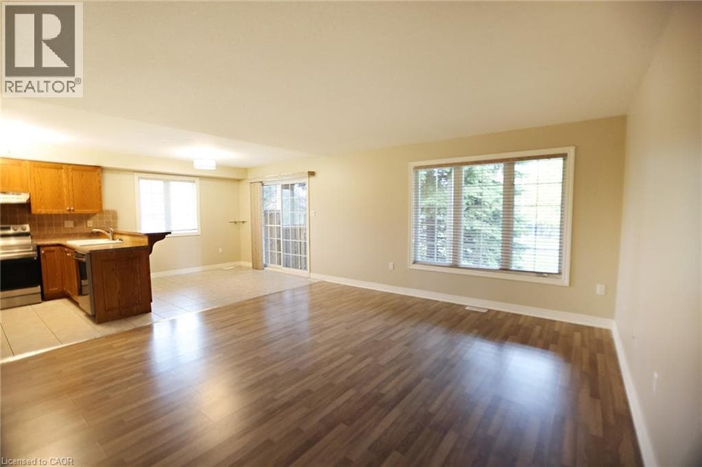 2 HARBOUR Drive Unit# 9, Cornerstone — photo 3