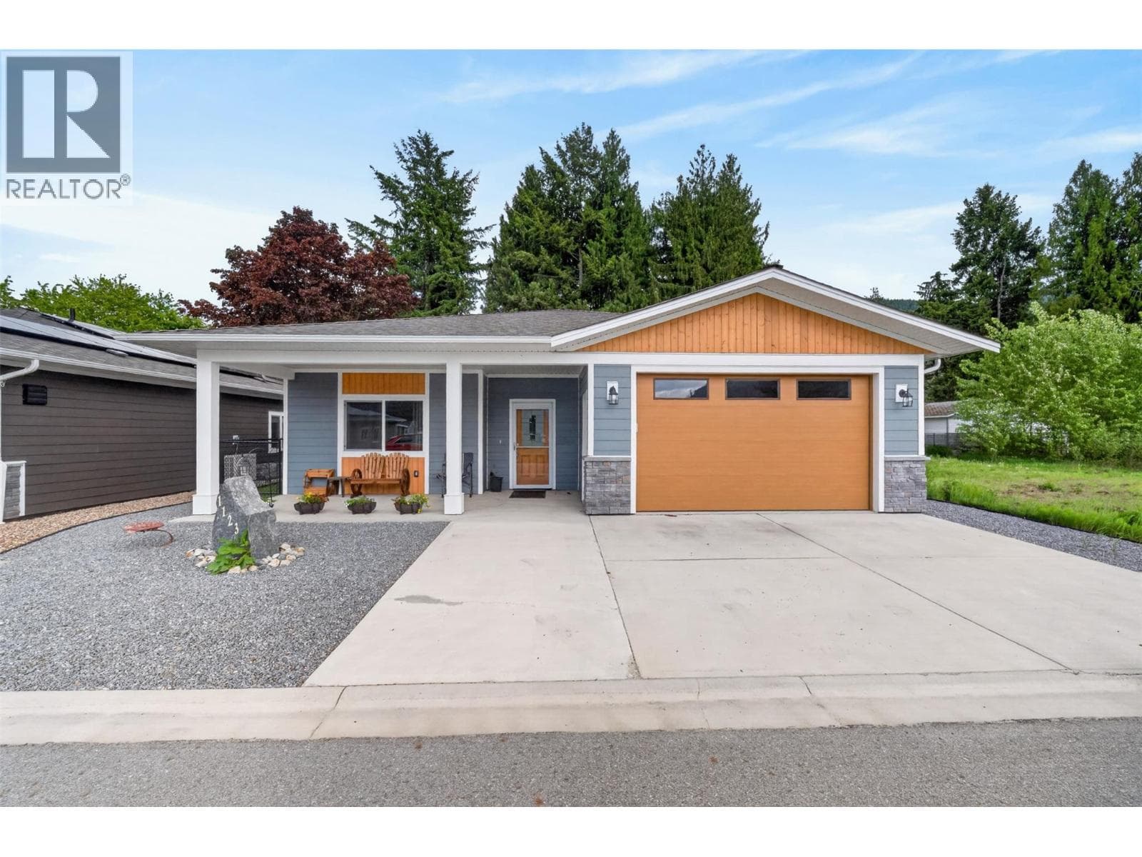 1123 Willow Row, Interior REALTORS® — photo 2