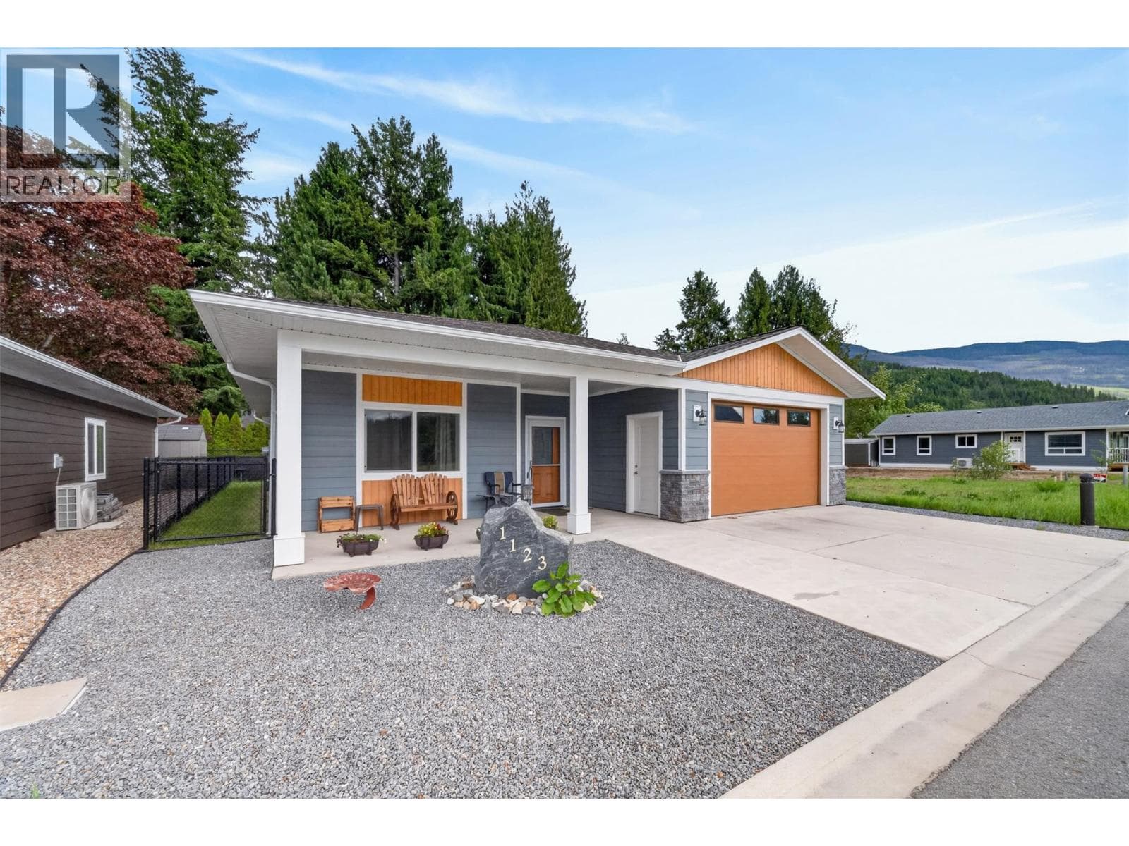 1123 Willow Row, Interior REALTORS® — photo 4