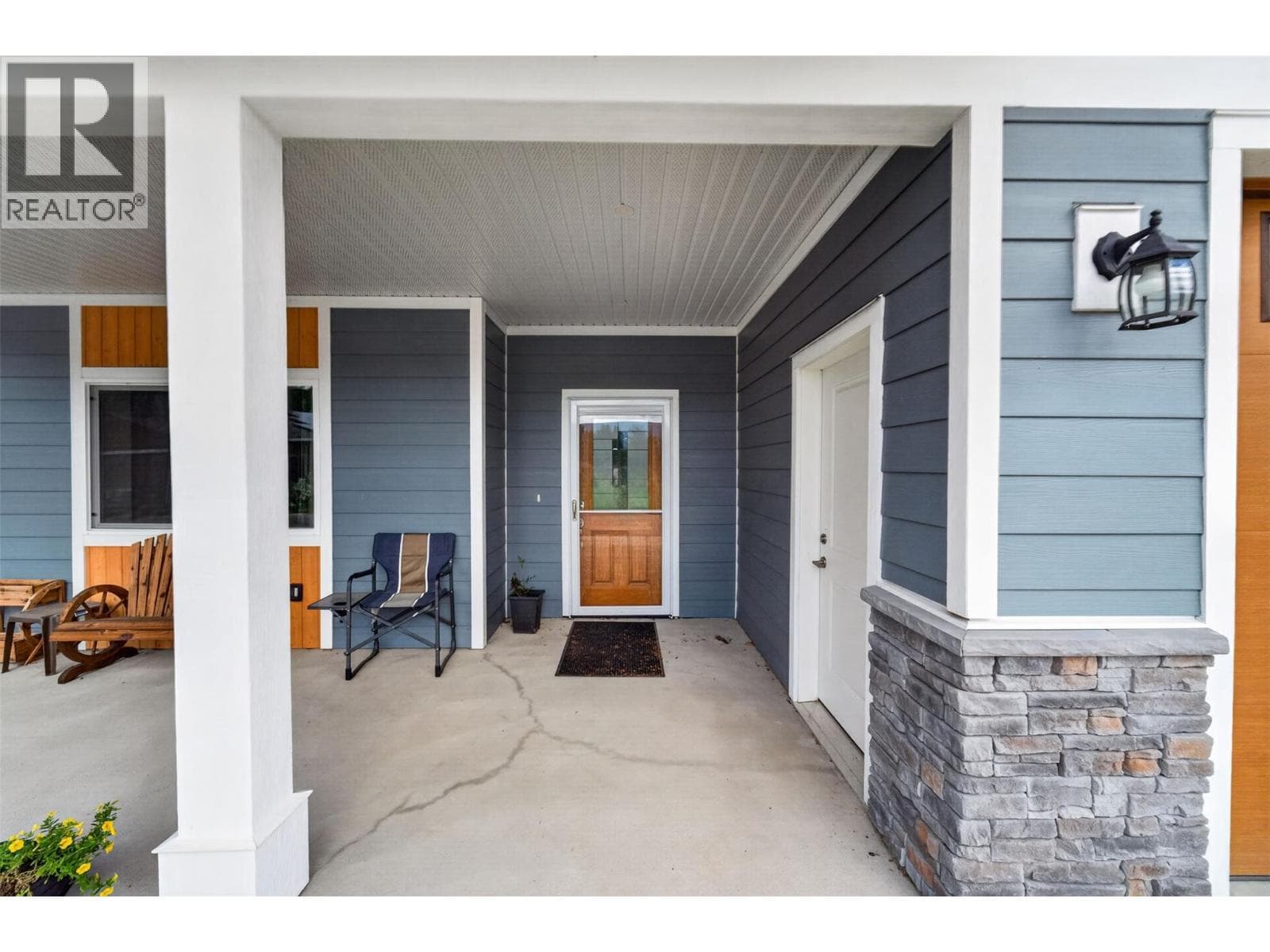 1123 Willow Row, Interior REALTORS® — photo 5