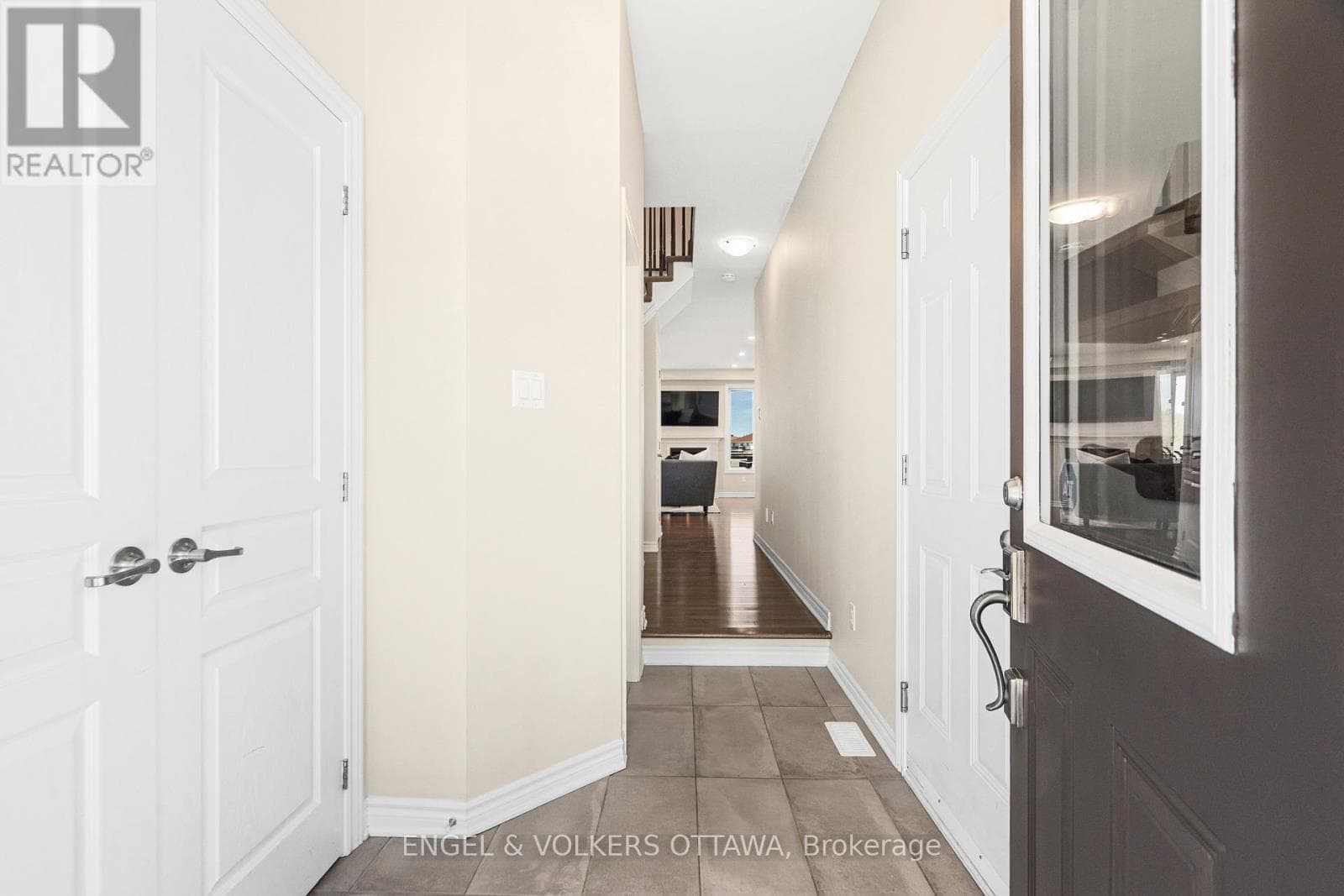 579 VIADUCT MATTINO WAY, Ottawa — photo 4