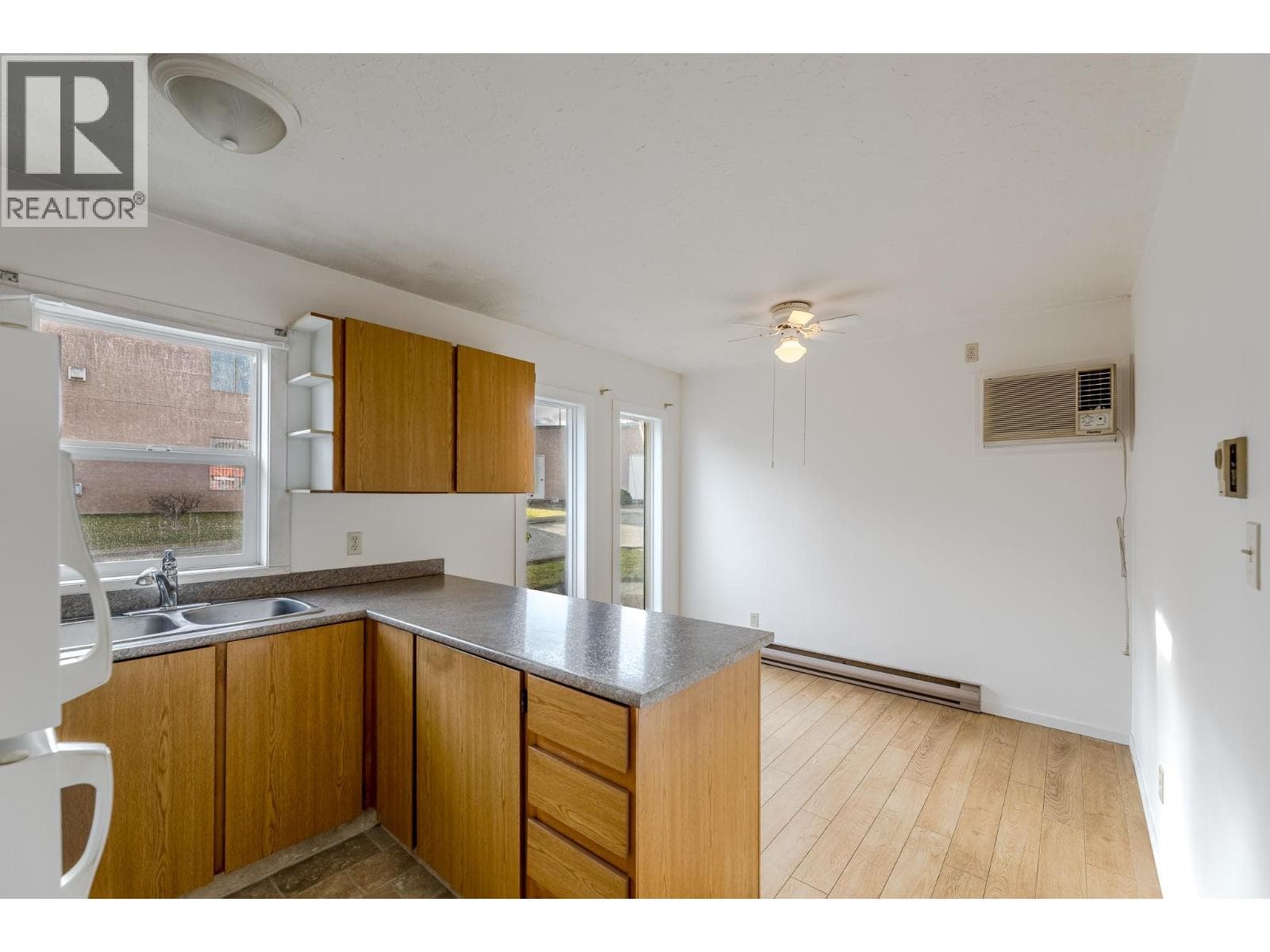 8010 Vedette Drive Unit# 1, Interior REALTORS® — photo 4