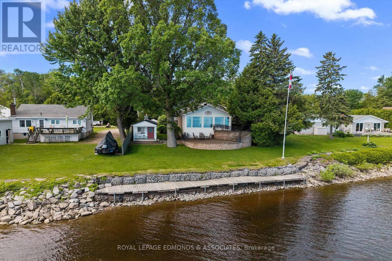 907 CEDAR LANE, Renfrew County