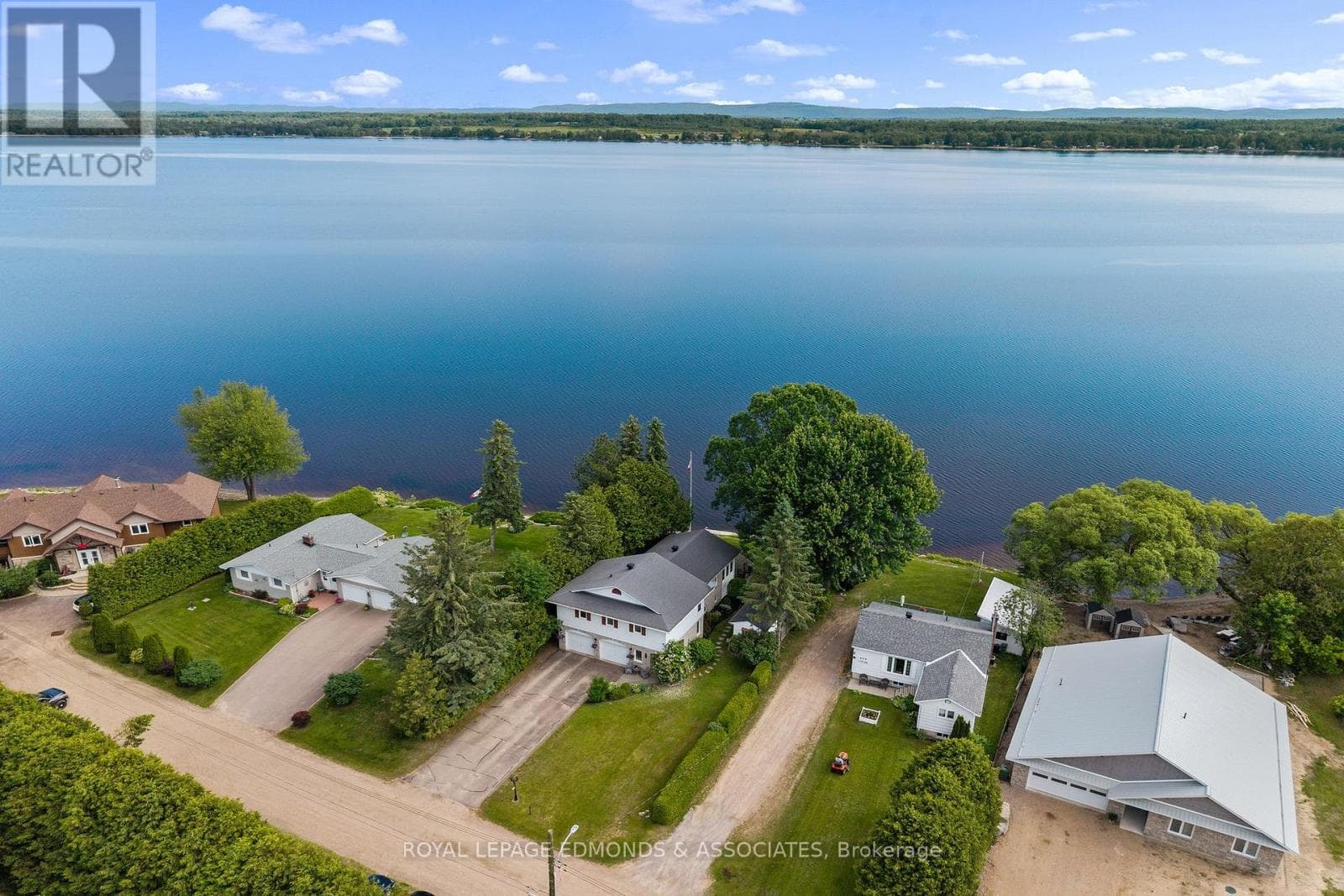 907 CEDAR LANE, Renfrew County — photo 4