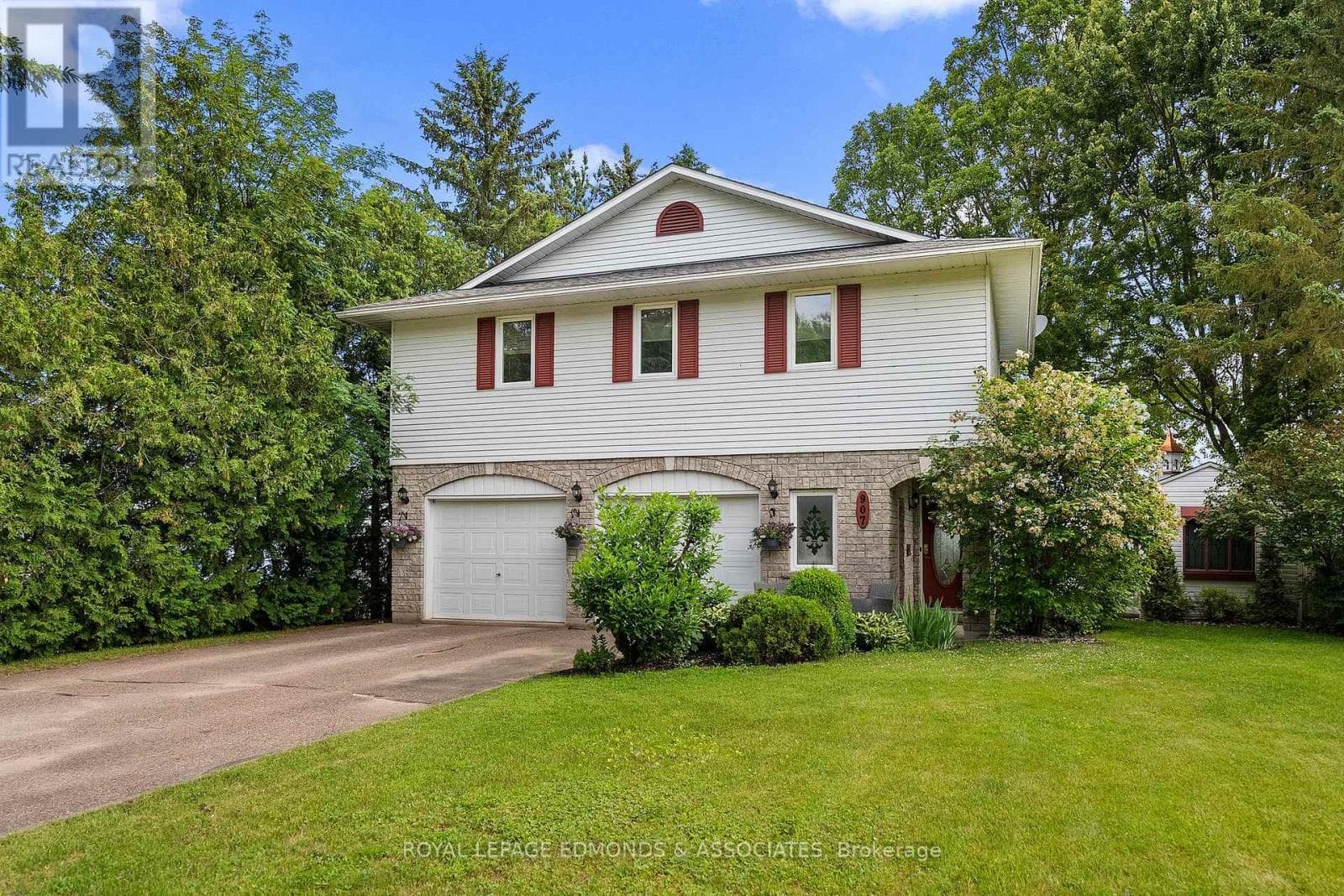 907 CEDAR LANE, Renfrew County — photo 3