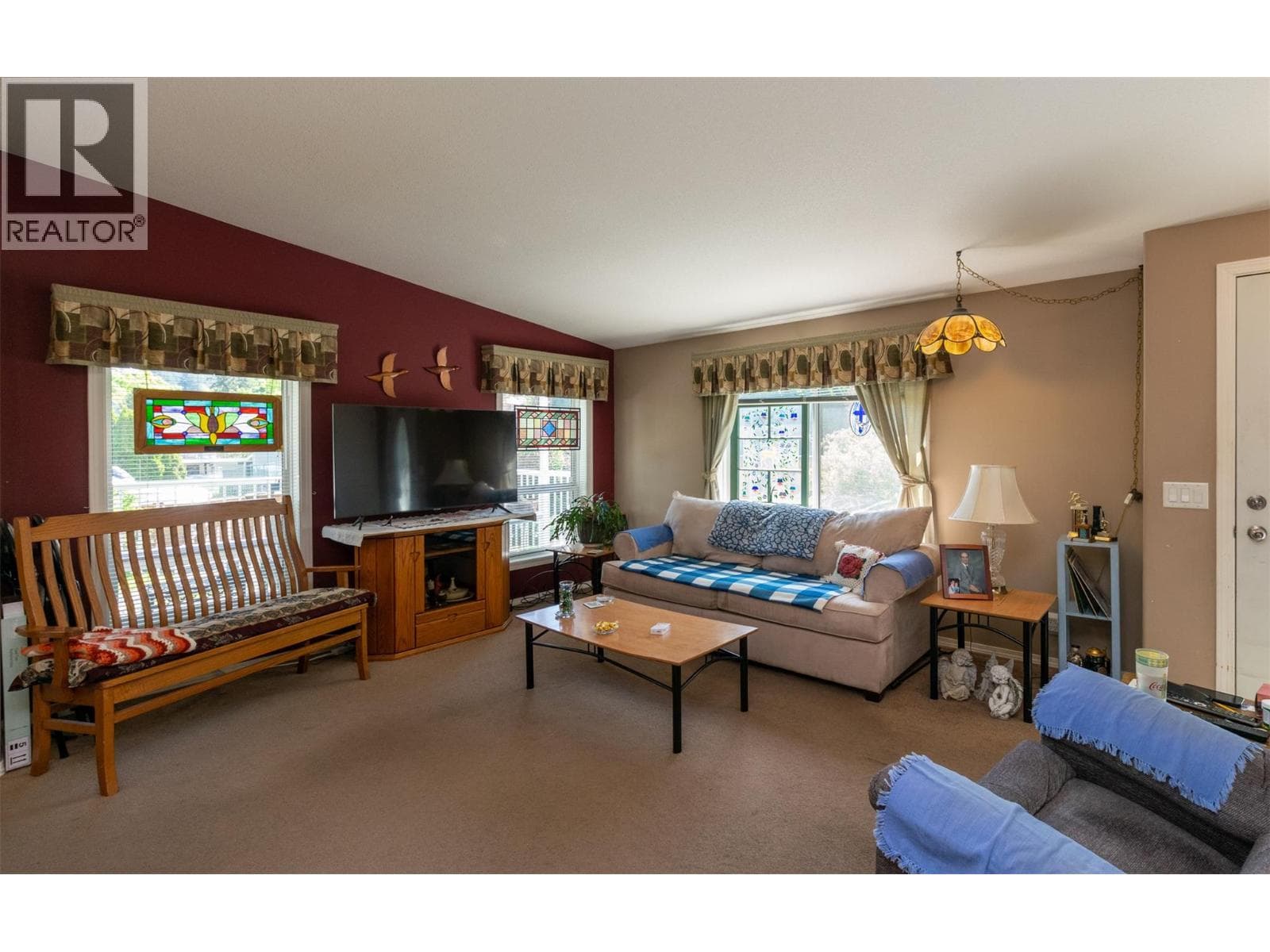 111 1 Street SE, Interior REALTORS® — photo 4