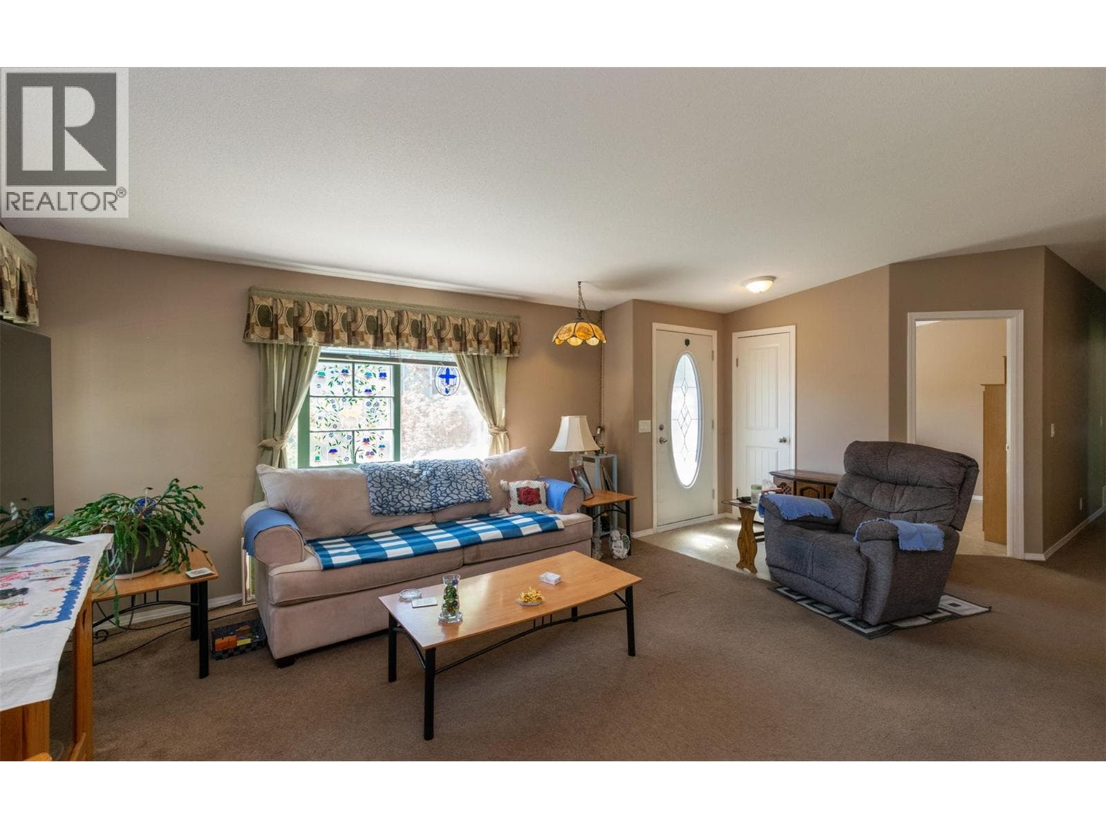 111 1 Street SE, Interior REALTORS® — photo 5