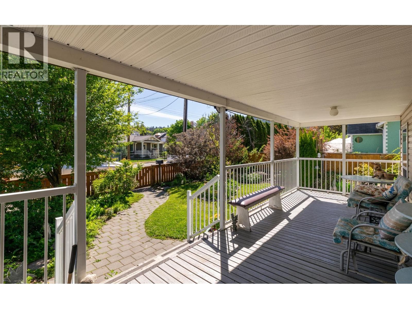 111 1 Street SE, Interior REALTORS® — photo 3