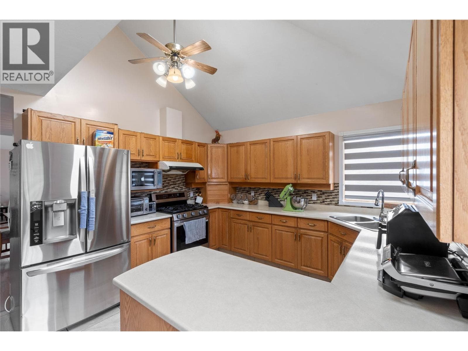 864 NICOLANI DRIVE, Interior REALTORS® — photo 5