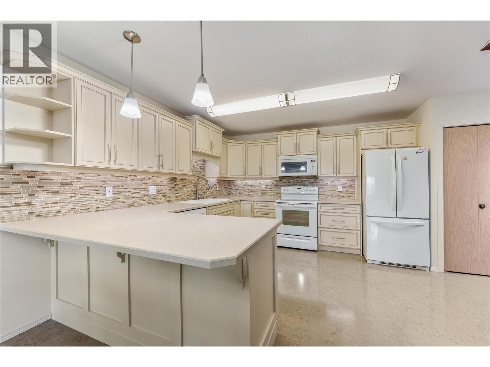 2477 Ingram Road Unit# 310, Interior REALTORS® — photo 5
