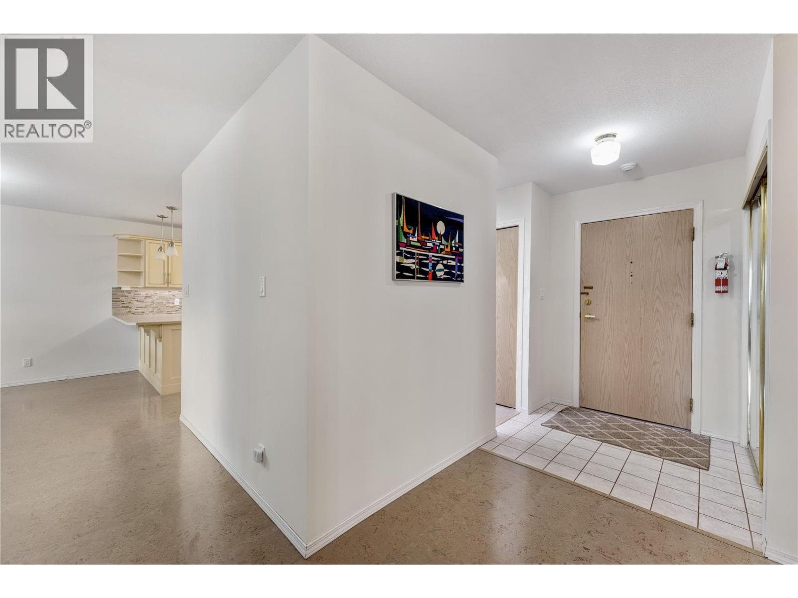2477 Ingram Road Unit# 310, Interior REALTORS® — photo 3