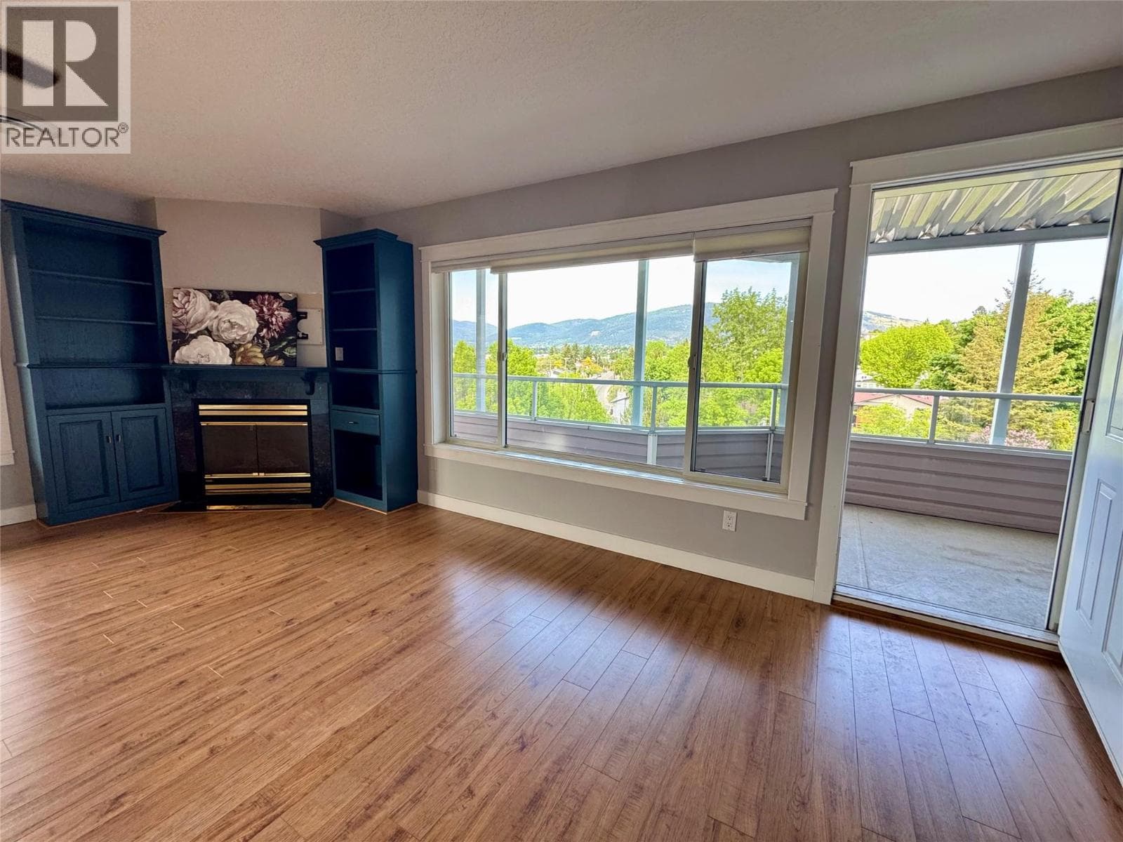 3929 22 Avenue Unit# 309, Interior REALTORS® — photo 3