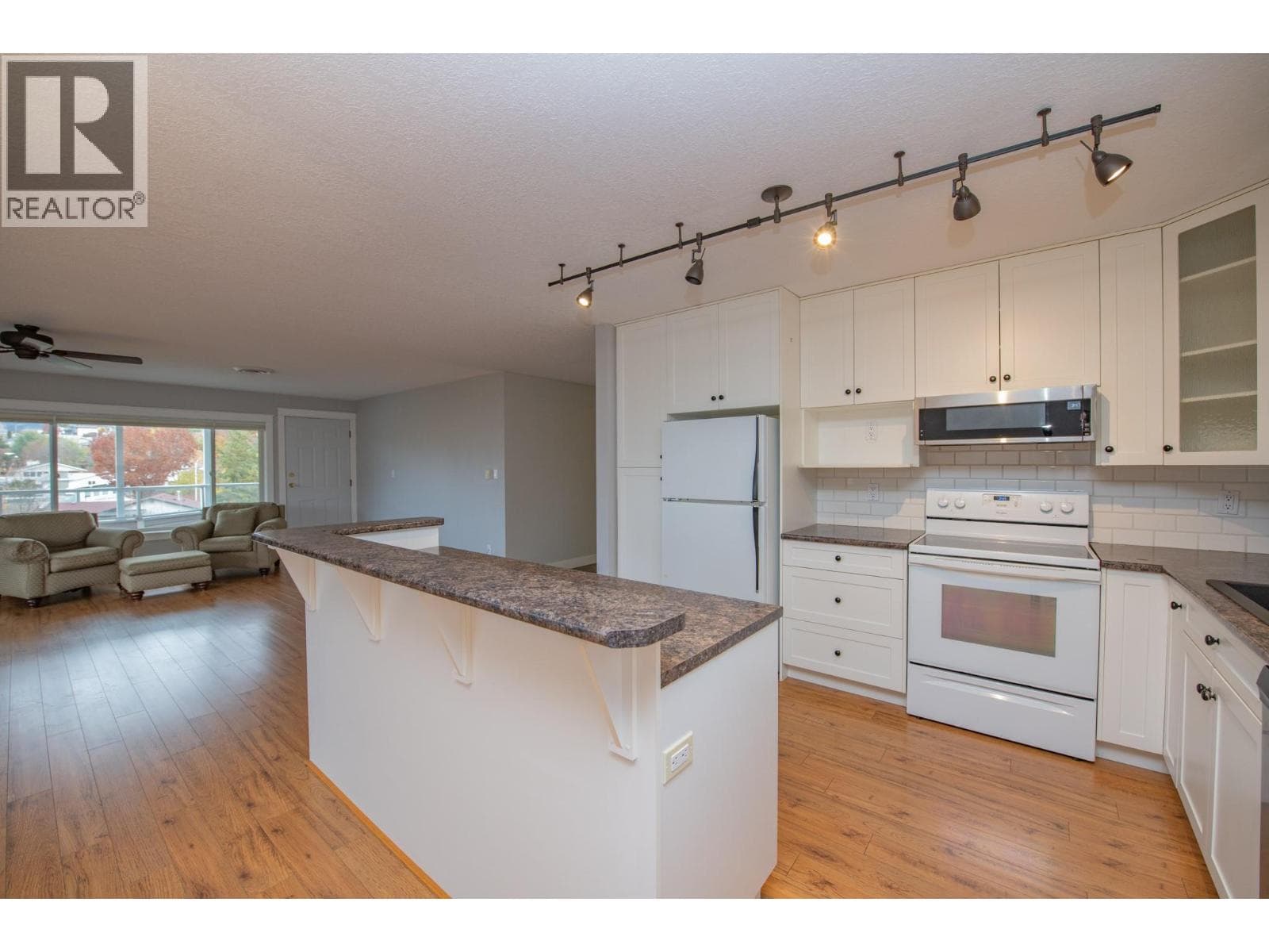 3929 22 Avenue Unit# 309, Interior REALTORS® — photo 5