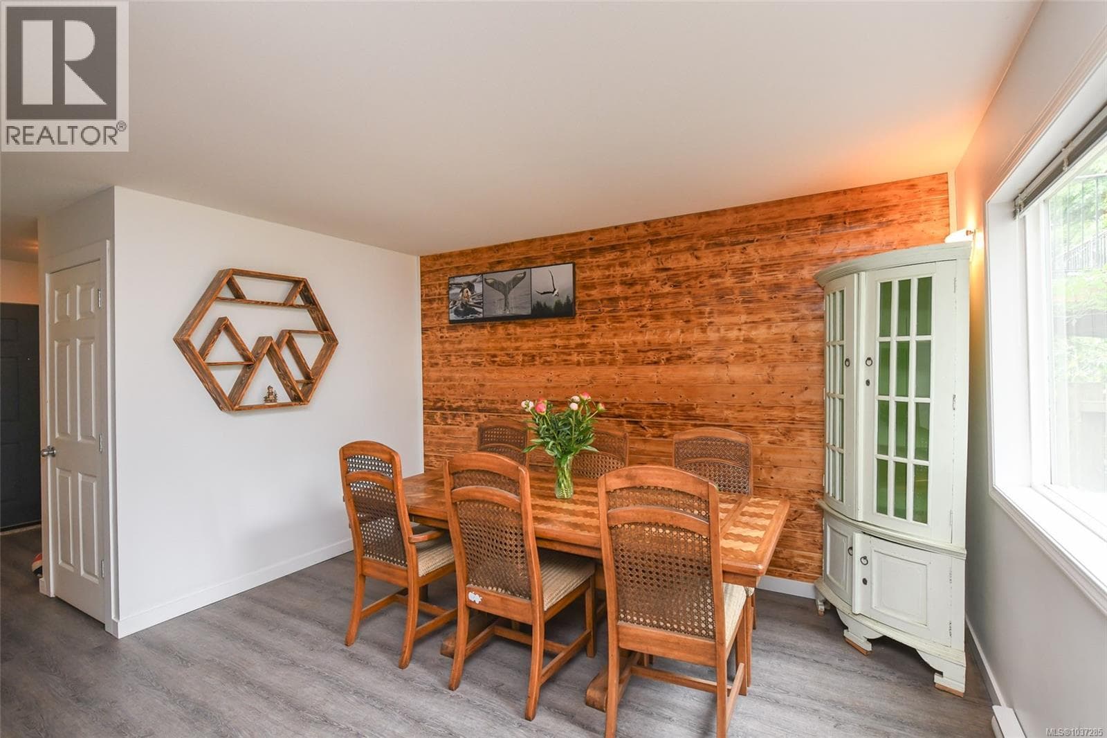 2238 TAMARACK DRIVE, Vancouver Island — photo 2
