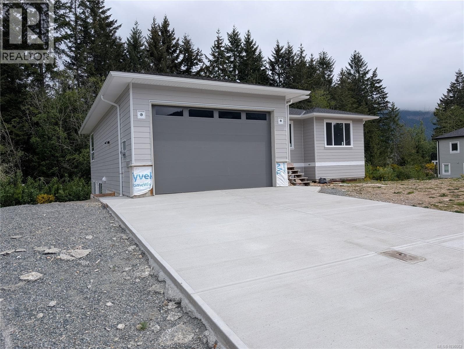149 EDGEWOOD DRIVE, Vancouver Island — photo 3
