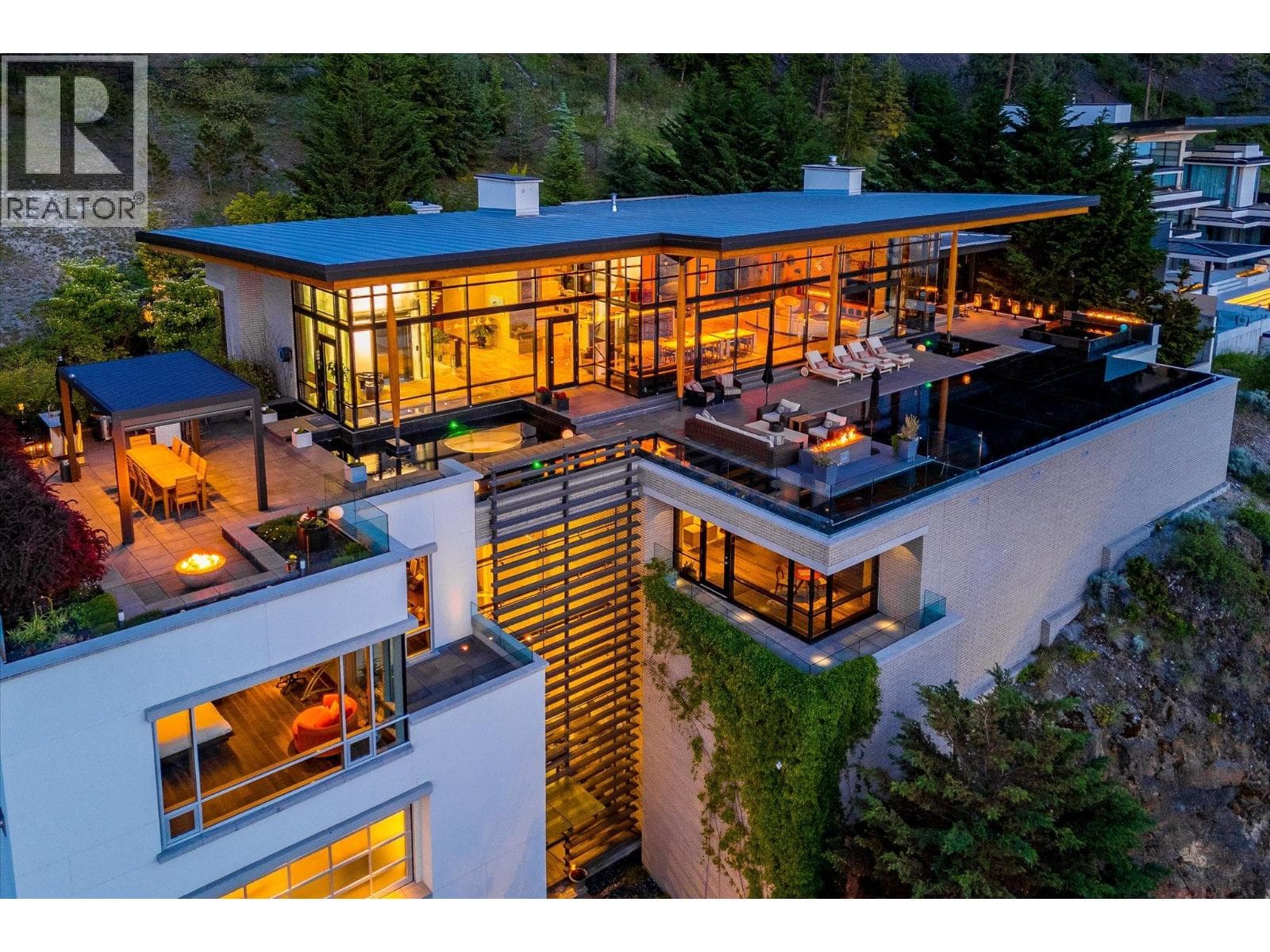 19 180 SHEERWATER COURT, Interior REALTORS®
