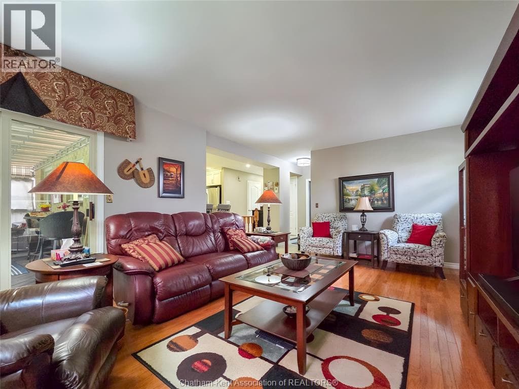 58 HARVEST CRESCENT, Chatham Kent — photo 4