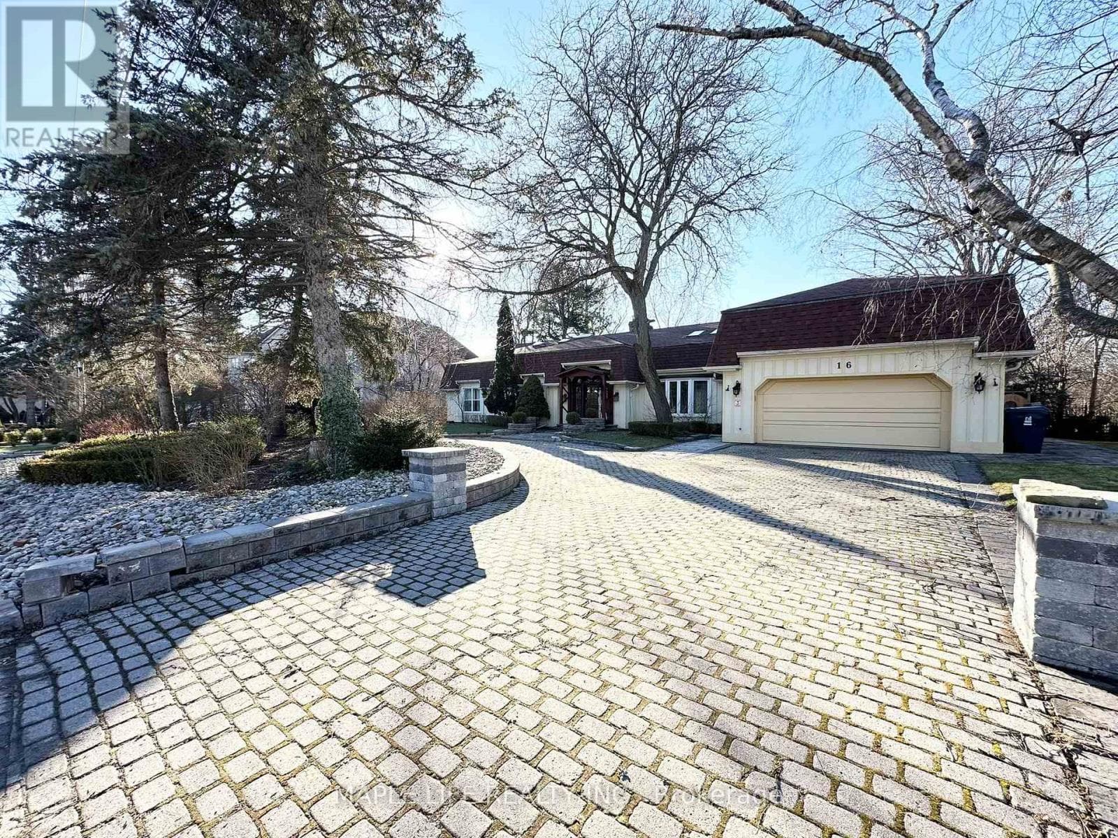 16 BRIAN CLIFF DRIVE, Toronto — photo 3
