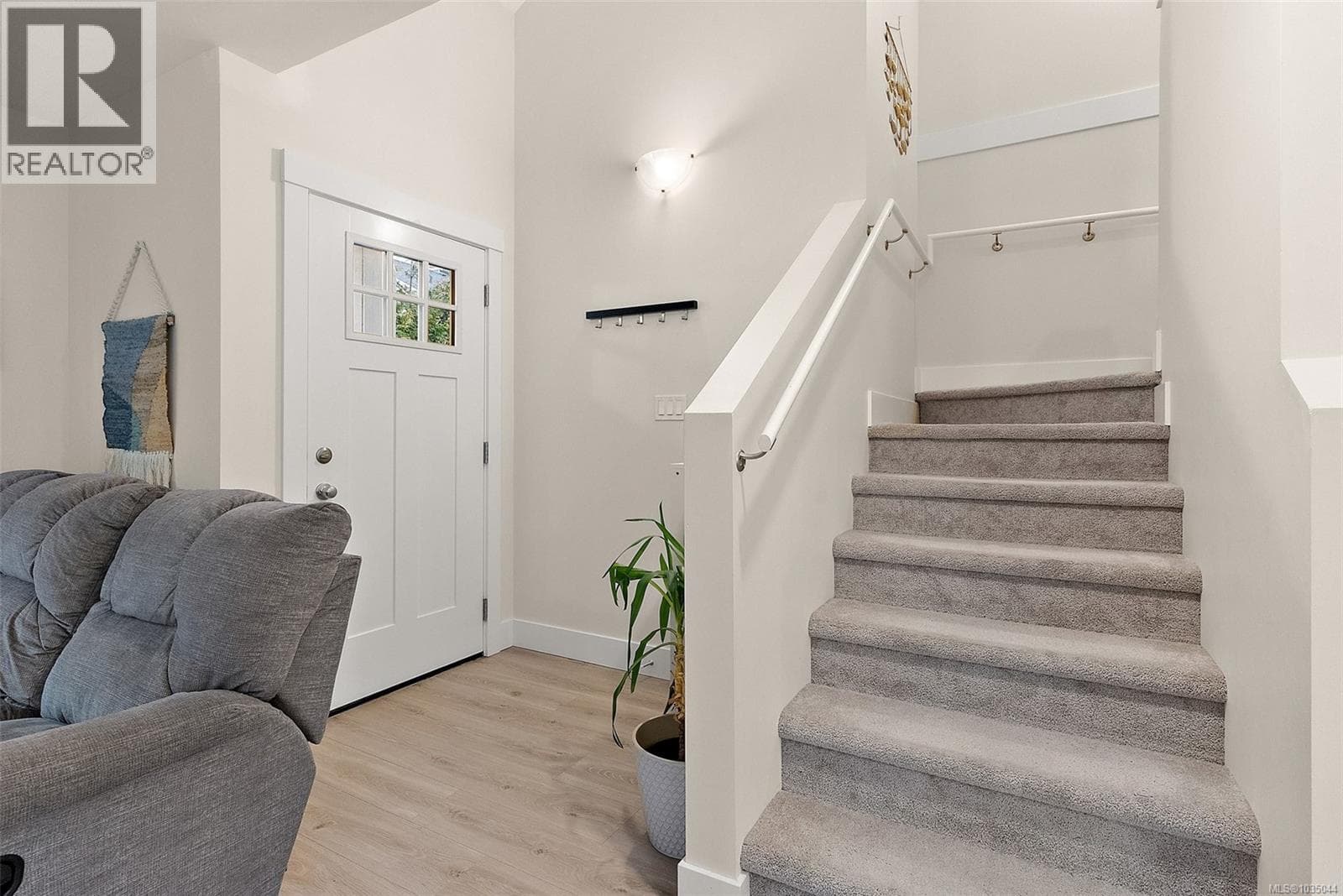 114 2038 Gatewood Rd, Victoria — photo 5