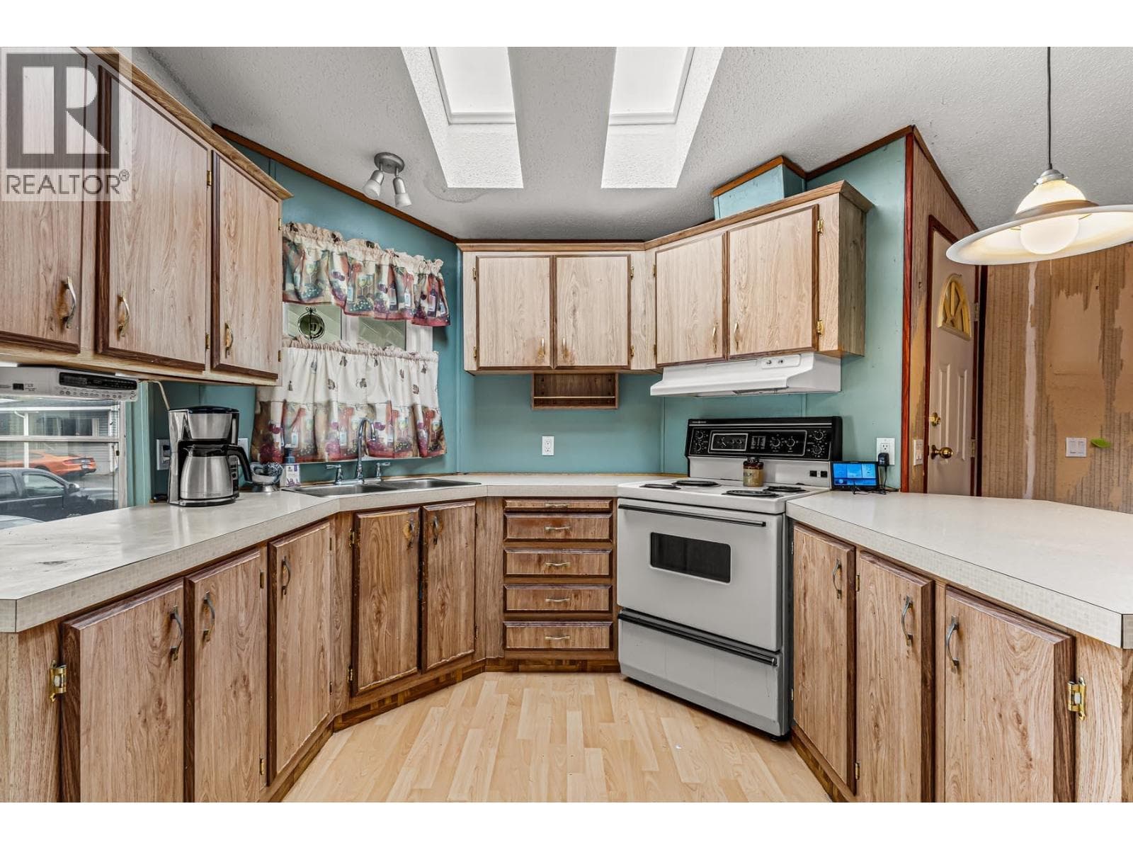 141 145 KING EDWARD STREET, Greater Vancouver — photo 4