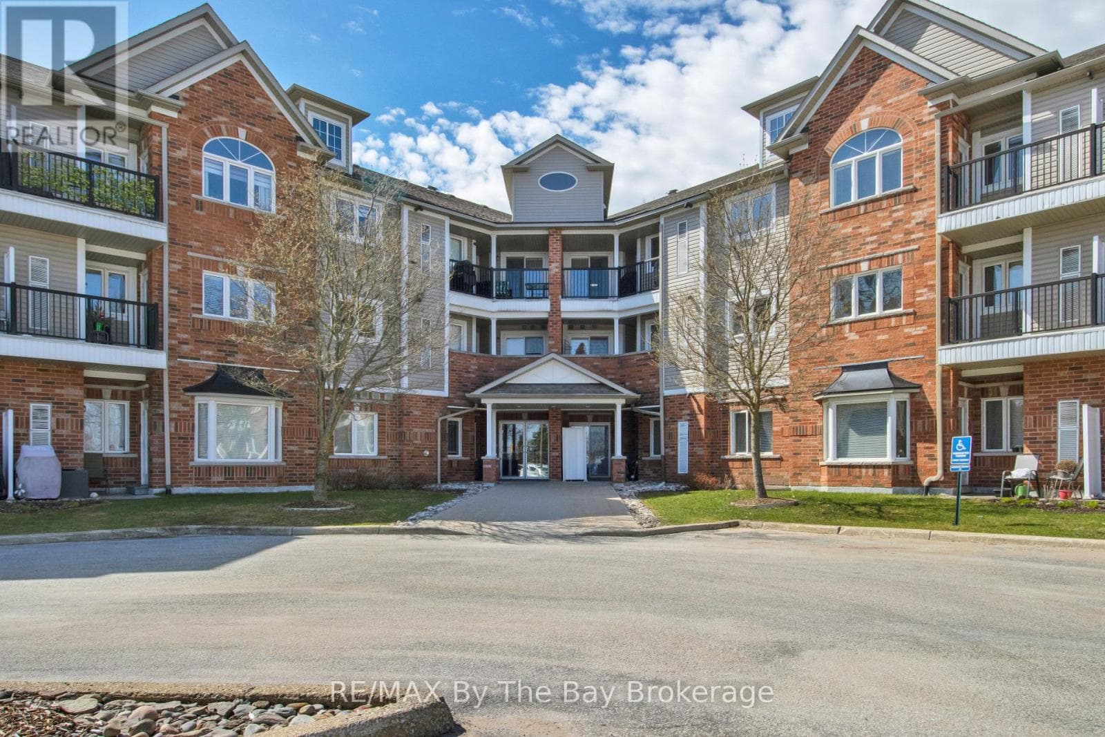 311 - 16 WESTBURY ROAD, OnePoint — photo 2