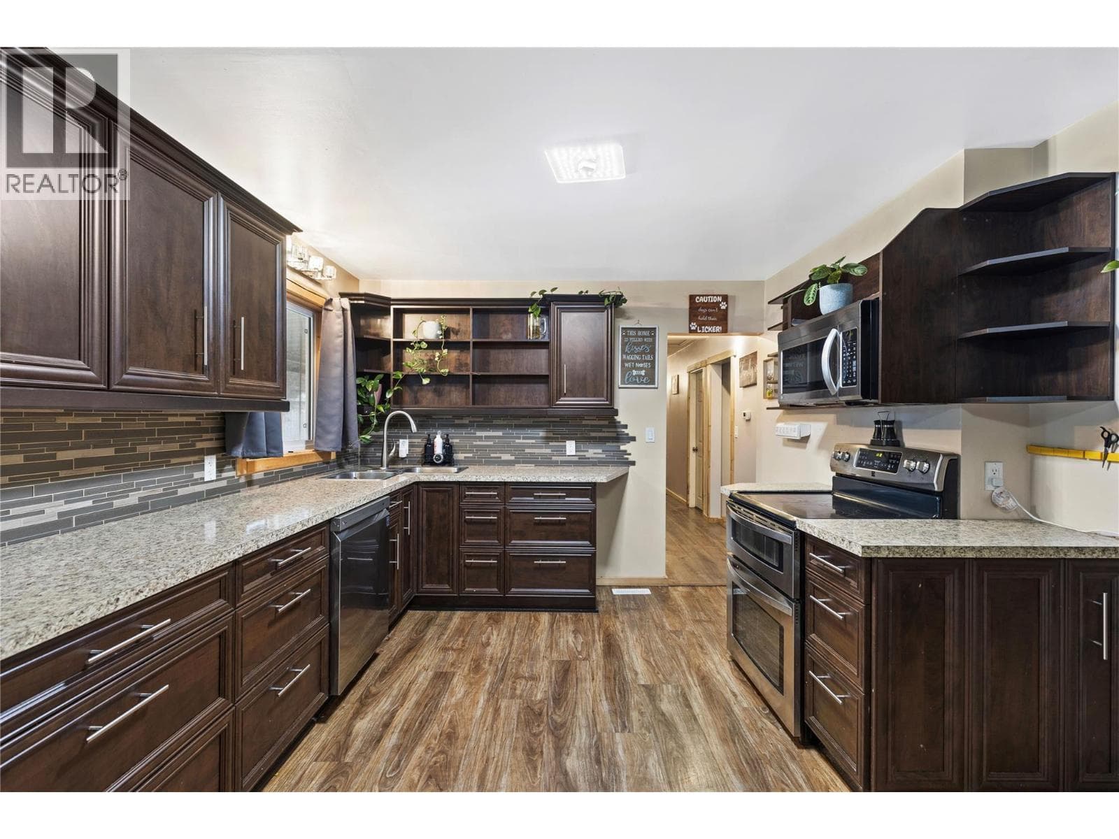 4359 Borthwick Avenue, Interior REALTORS® — photo 3