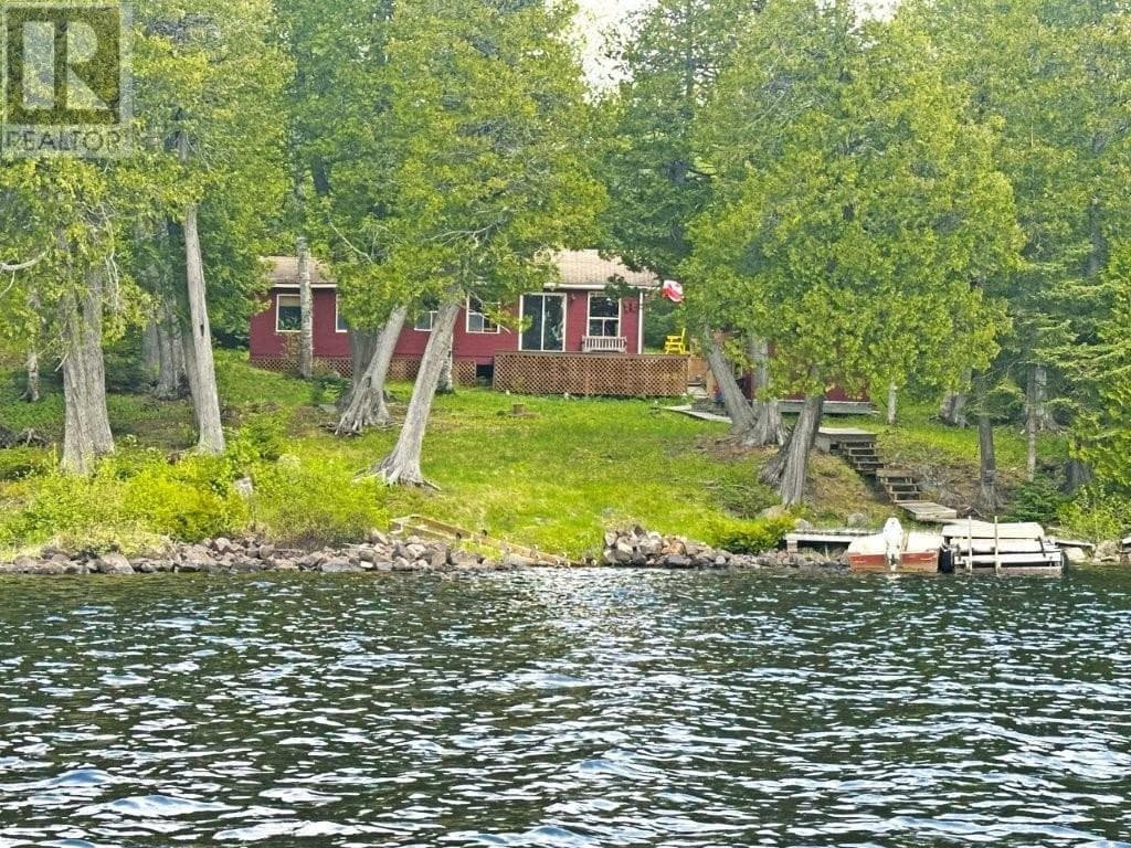LT 17 Elizabeth Lake, Thunder Bay