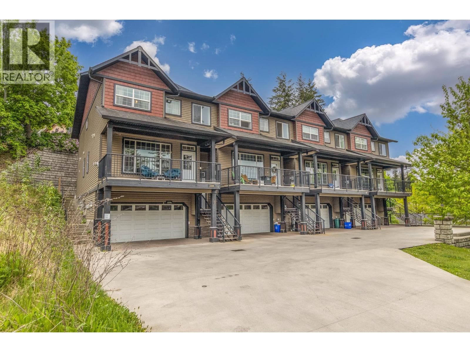 1596 Okanagan Avenue SE Unit# 4, Interior REALTORS® — photo 2