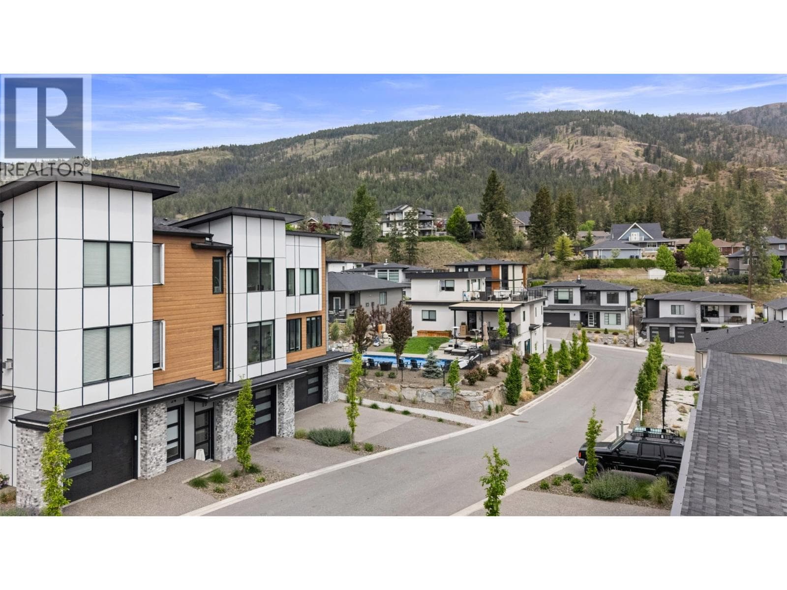 2835 Canyon Crest Drive Unit# 25, Interior REALTORS® — photo 2