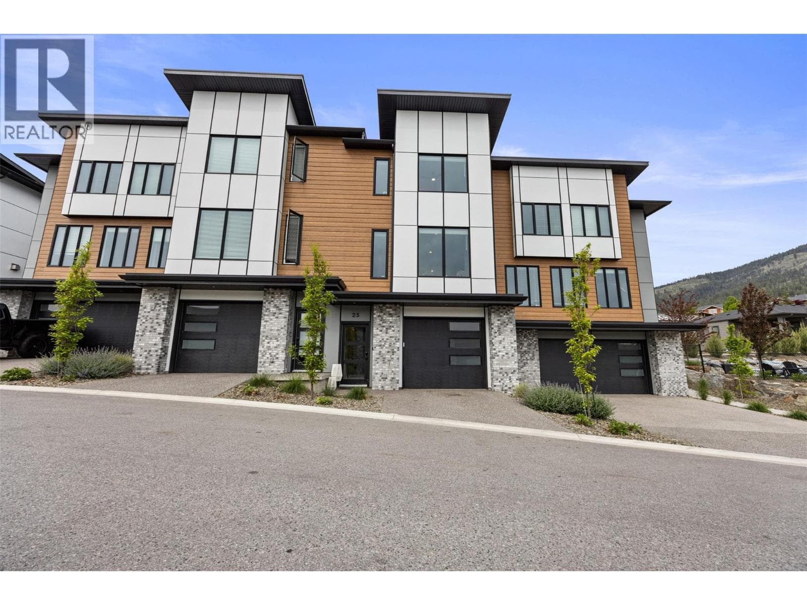 2835 Canyon Crest Drive Unit# 25, Interior REALTORS® — photo 3