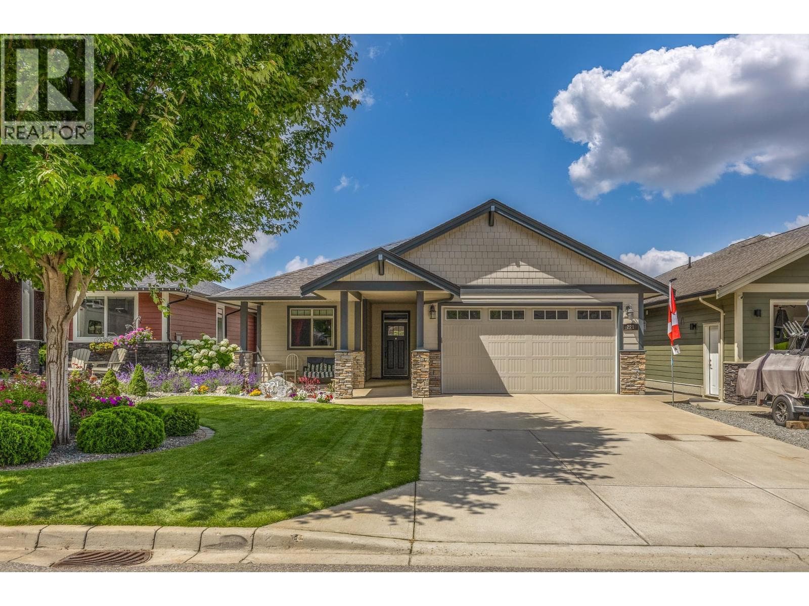 221 24 Street NE, Interior REALTORS®