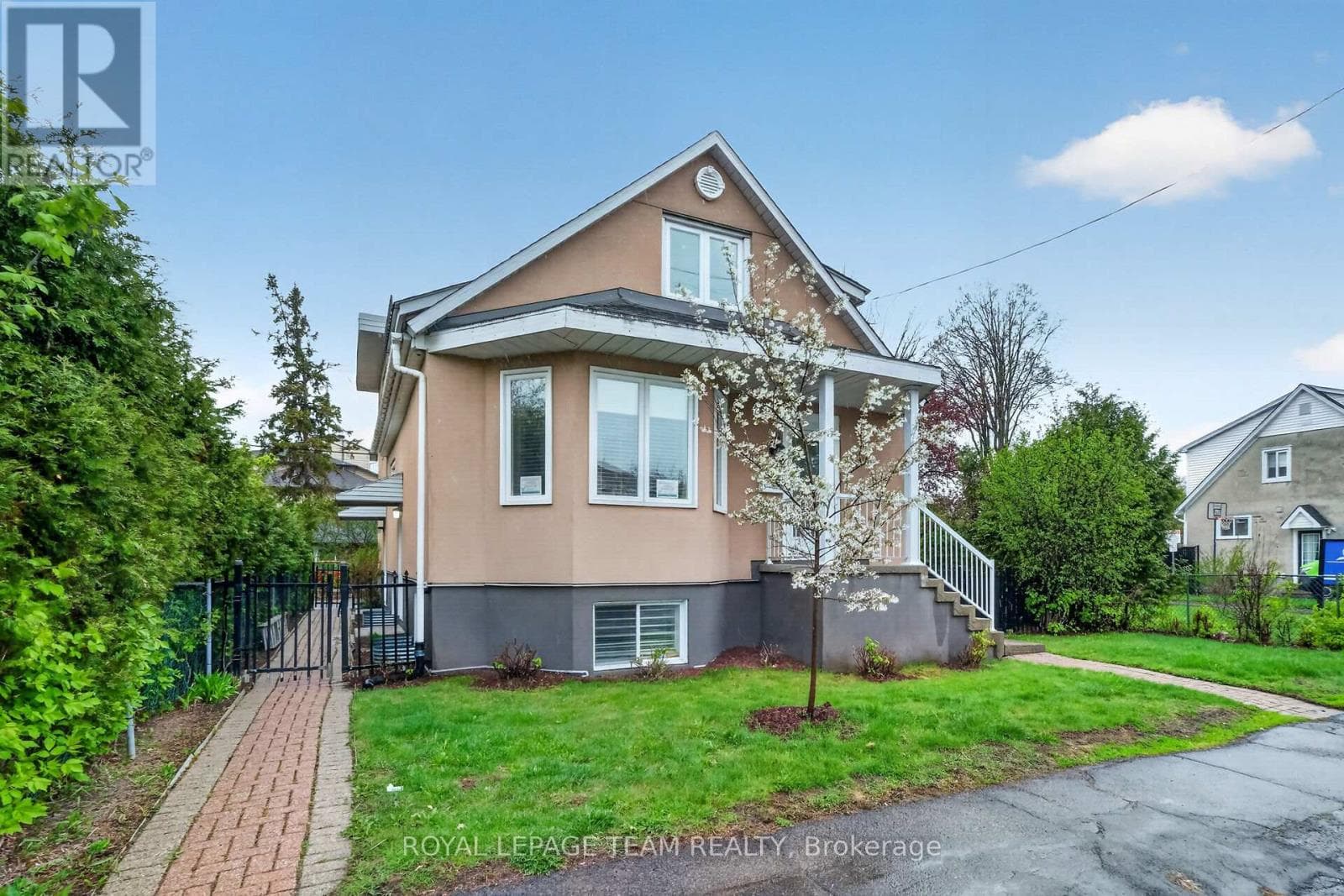 196 PRINCE ALBERT STREET, Ottawa — photo 2