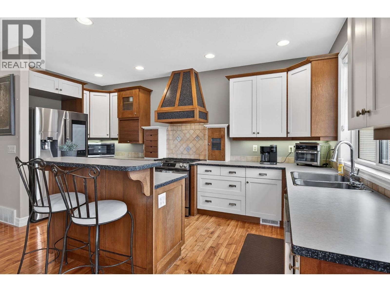 317 MARIPOSA Court, Interior REALTORS® — photo 3