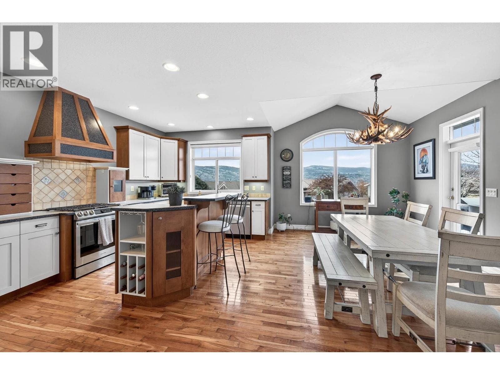 317 MARIPOSA Court, Interior REALTORS® — photo 5