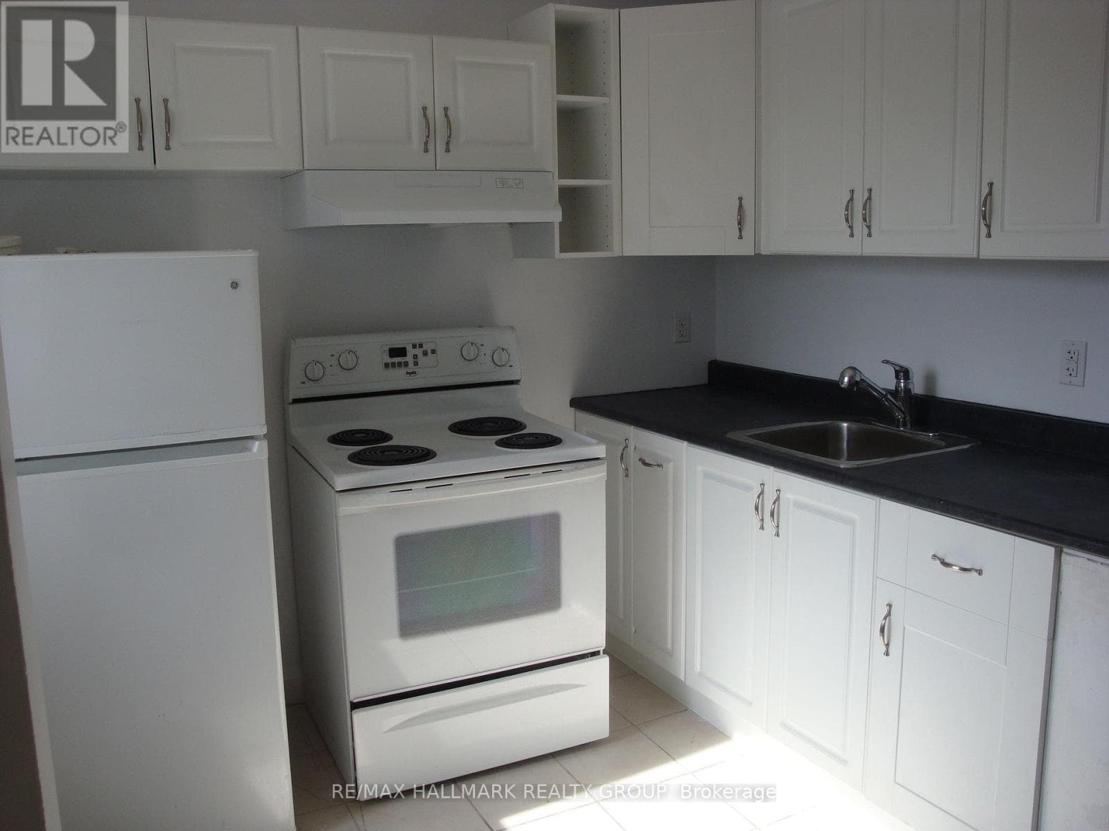 142 STE CECILE STREET, Ottawa — photo 2
