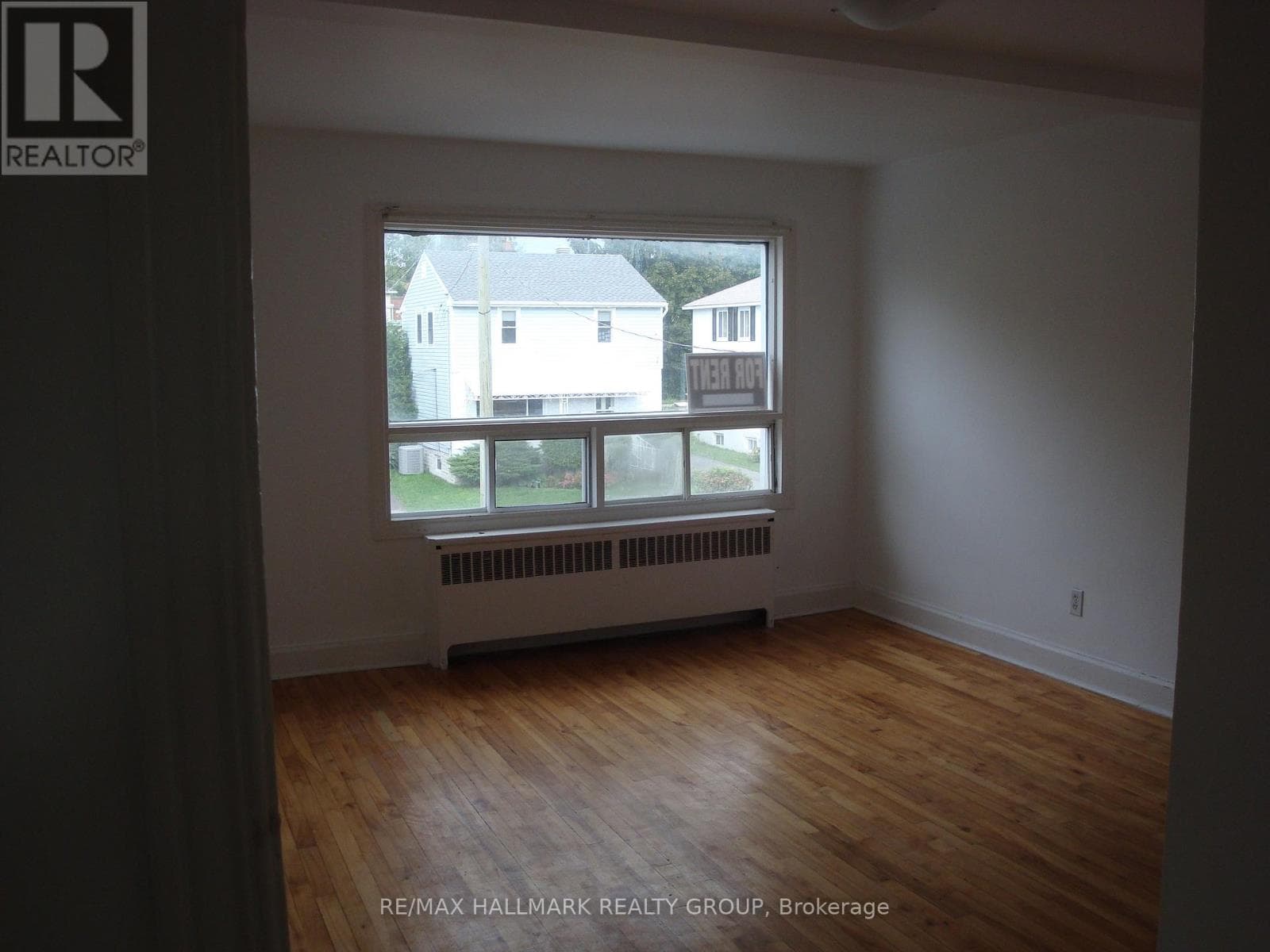 142 STE CECILE STREET, Ottawa — photo 4