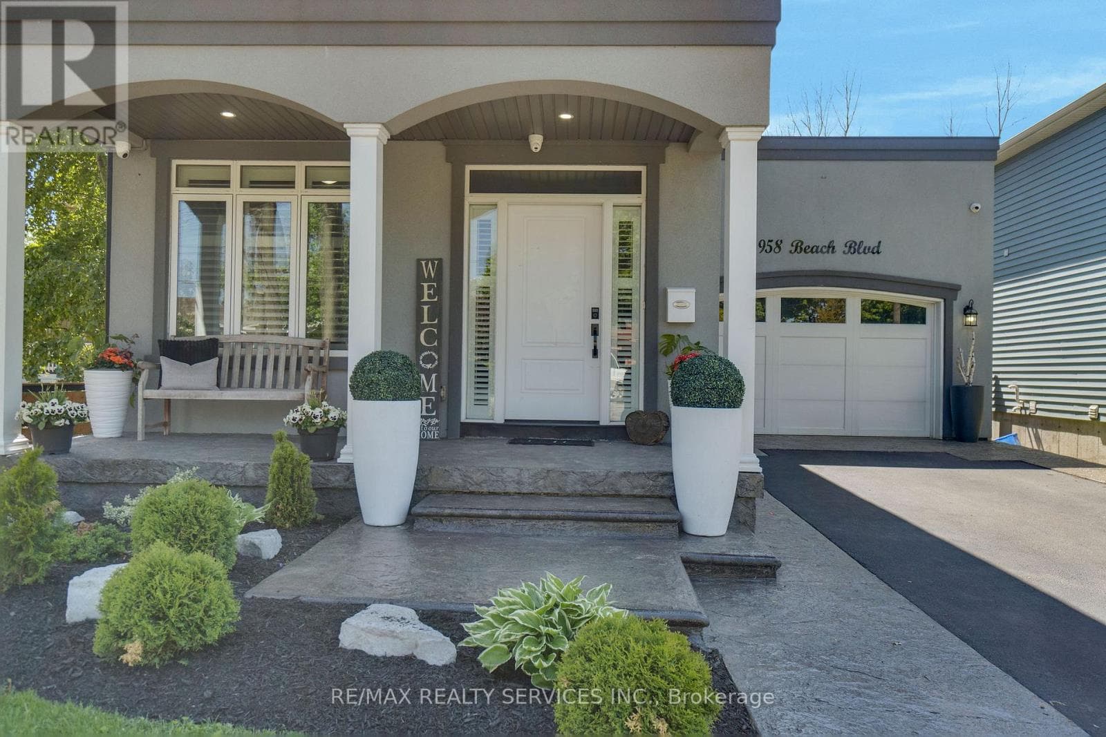 958 BEACH BOULEVARD, Toronto