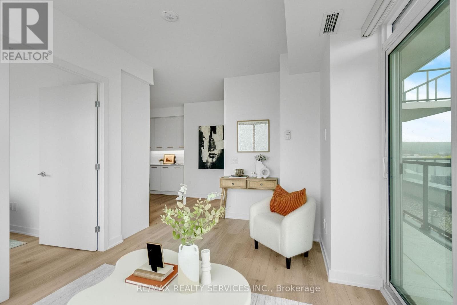 385 WINSTON Road Unit# 505, Toronto — photo 5