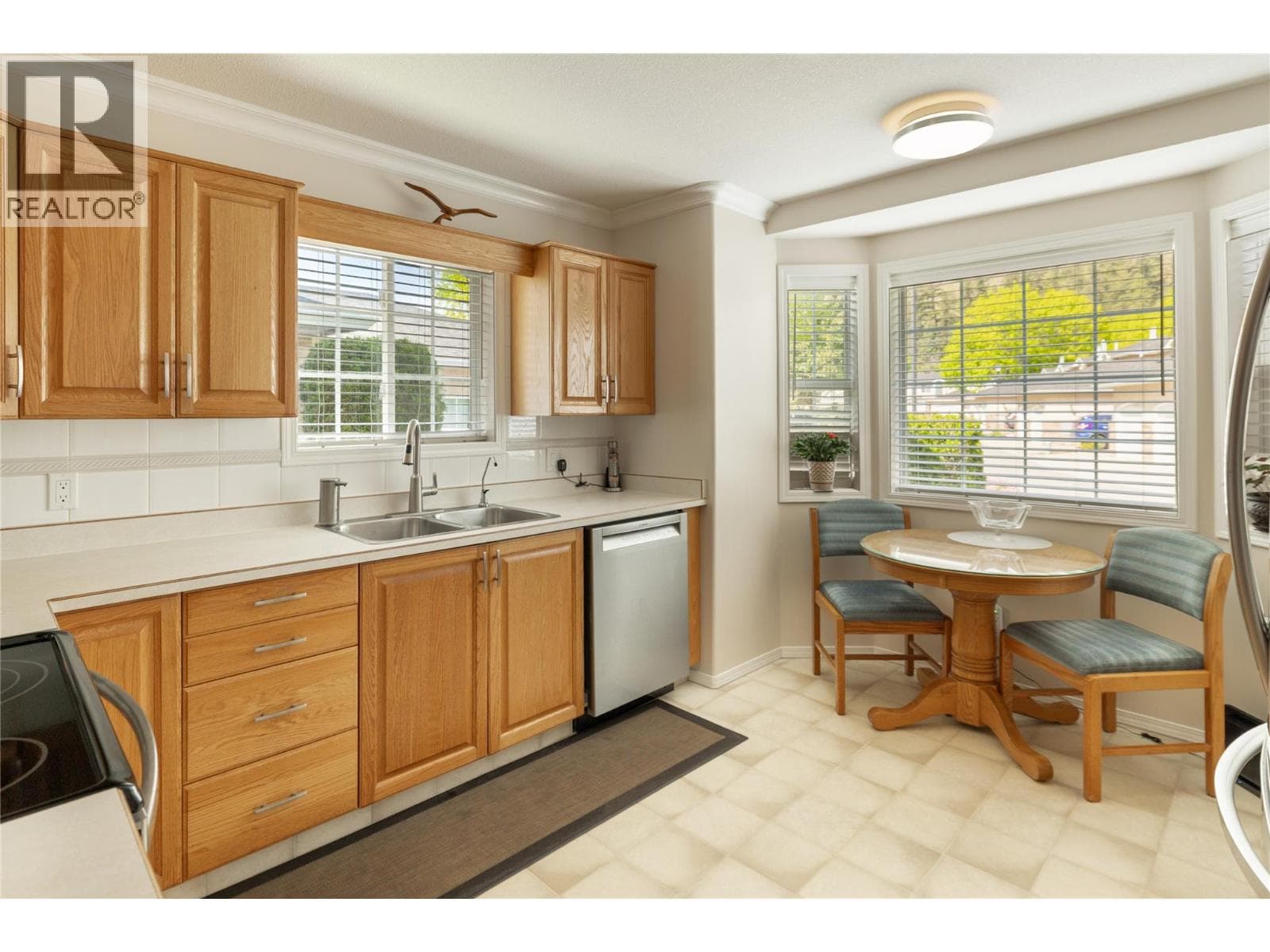 13 527 YATES ROAD, Interior REALTORS® — photo 3