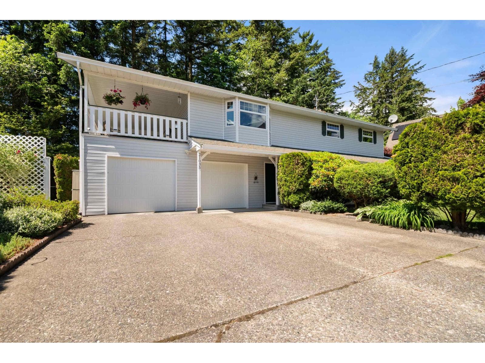 21035 SWALLOW PLACE, Hope, Chilliwack — photo 2