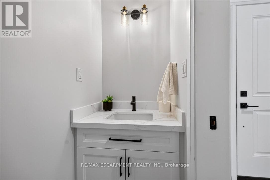 45 B HOWARD STREET, Toronto — photo 5