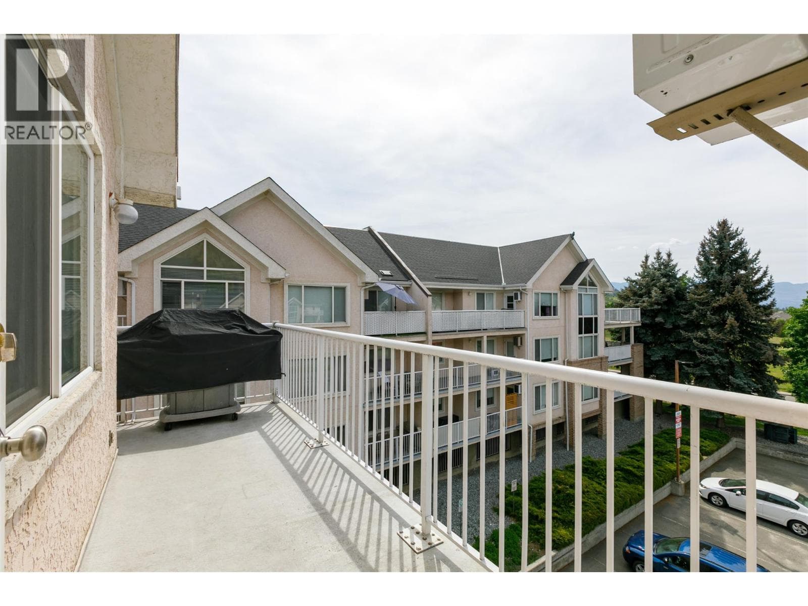 400 Sutton Crescent Unit# 313, Interior REALTORS® — photo 2